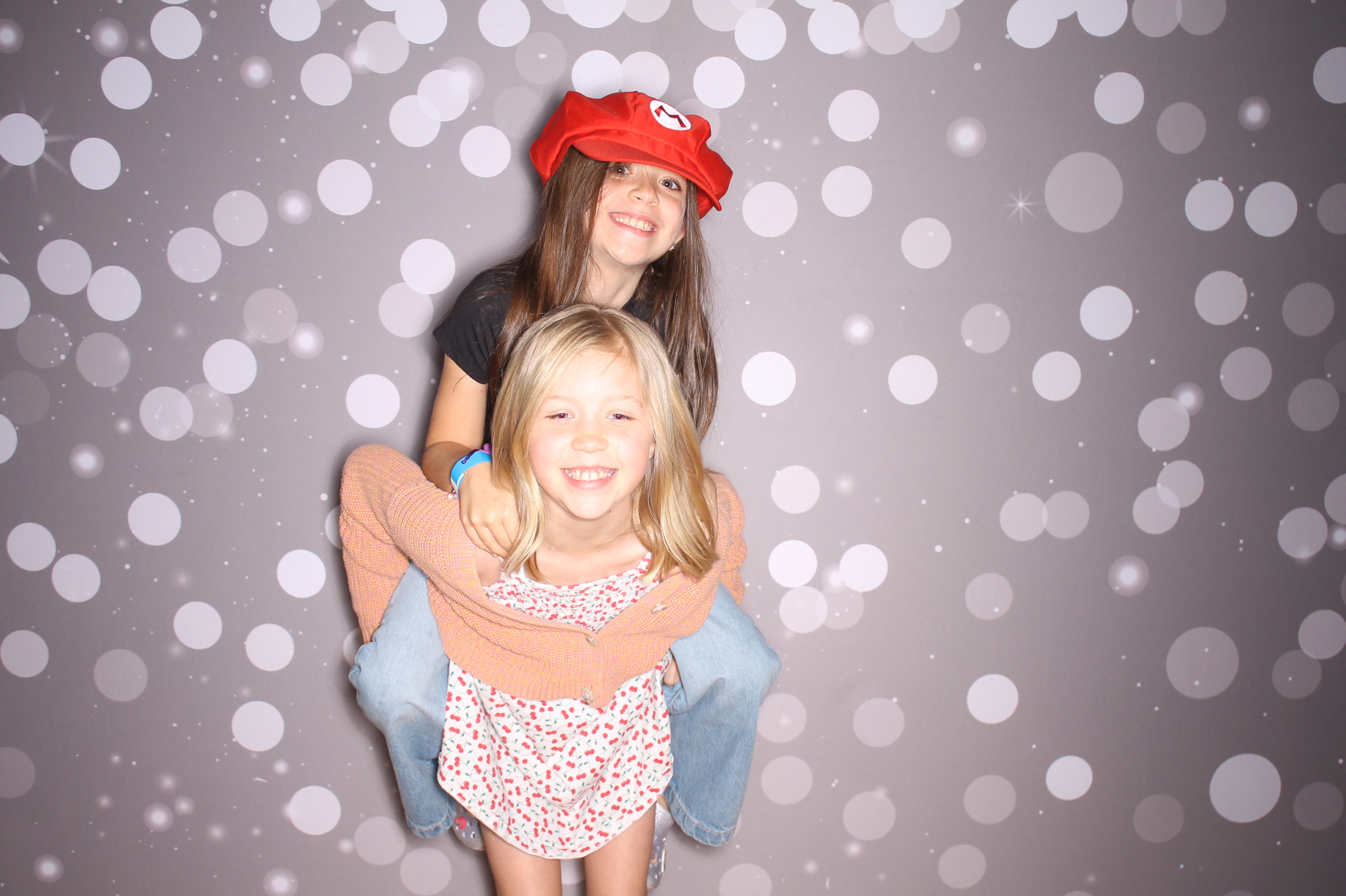 South Lebanon Elementary School Spring Frenzy | View more photos from the event at gallery.photoboothcincy.com/u/PhotoBoothCincy/South-Lebanon-Elementary-School-Spring-Frenzy