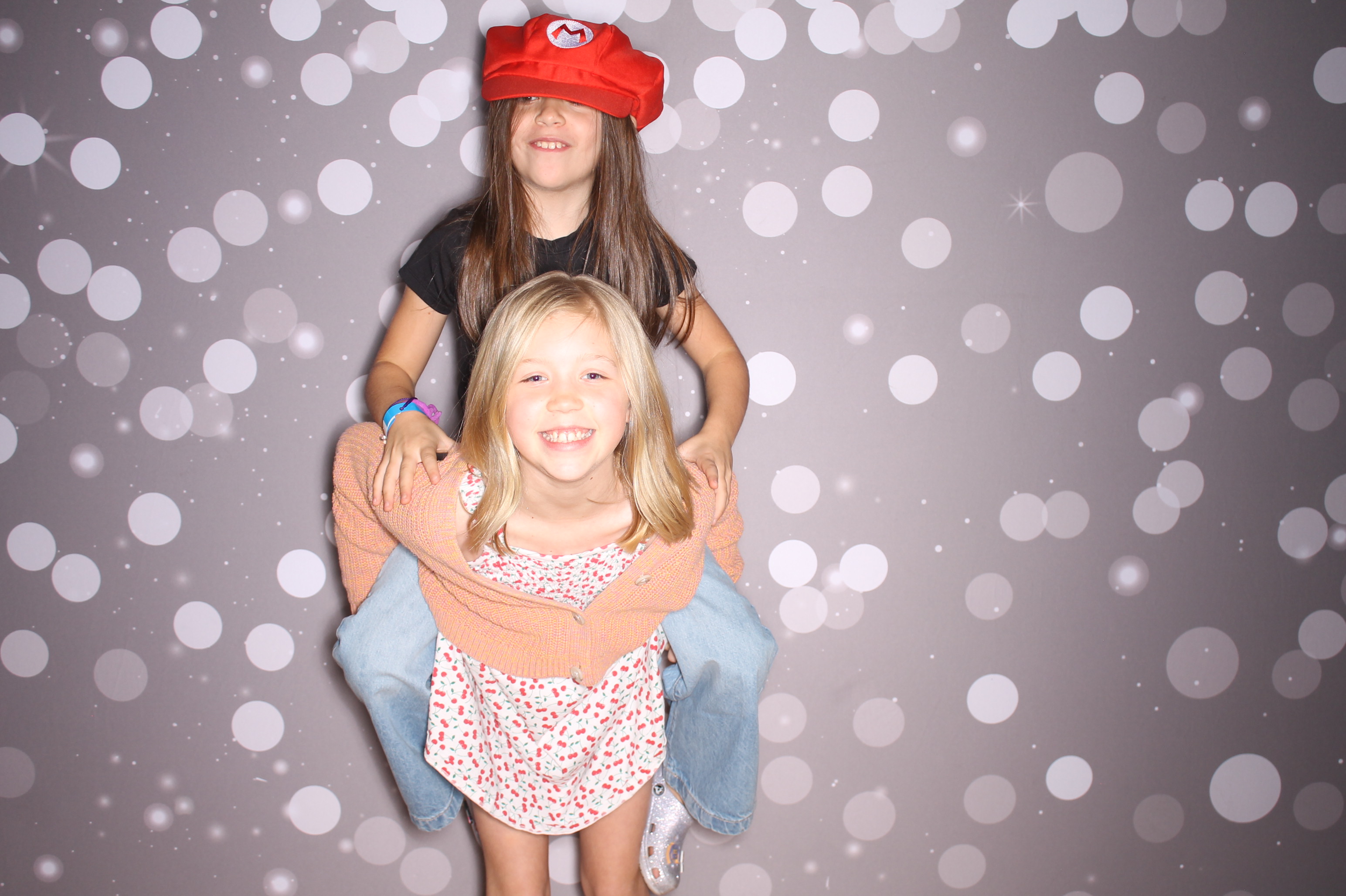 South Lebanon Elementary School Spring Frenzy | View more photos from the event at gallery.photoboothcincy.com/u/PhotoBoothCincy/South-Lebanon-Elementary-School-Spring-Frenzy