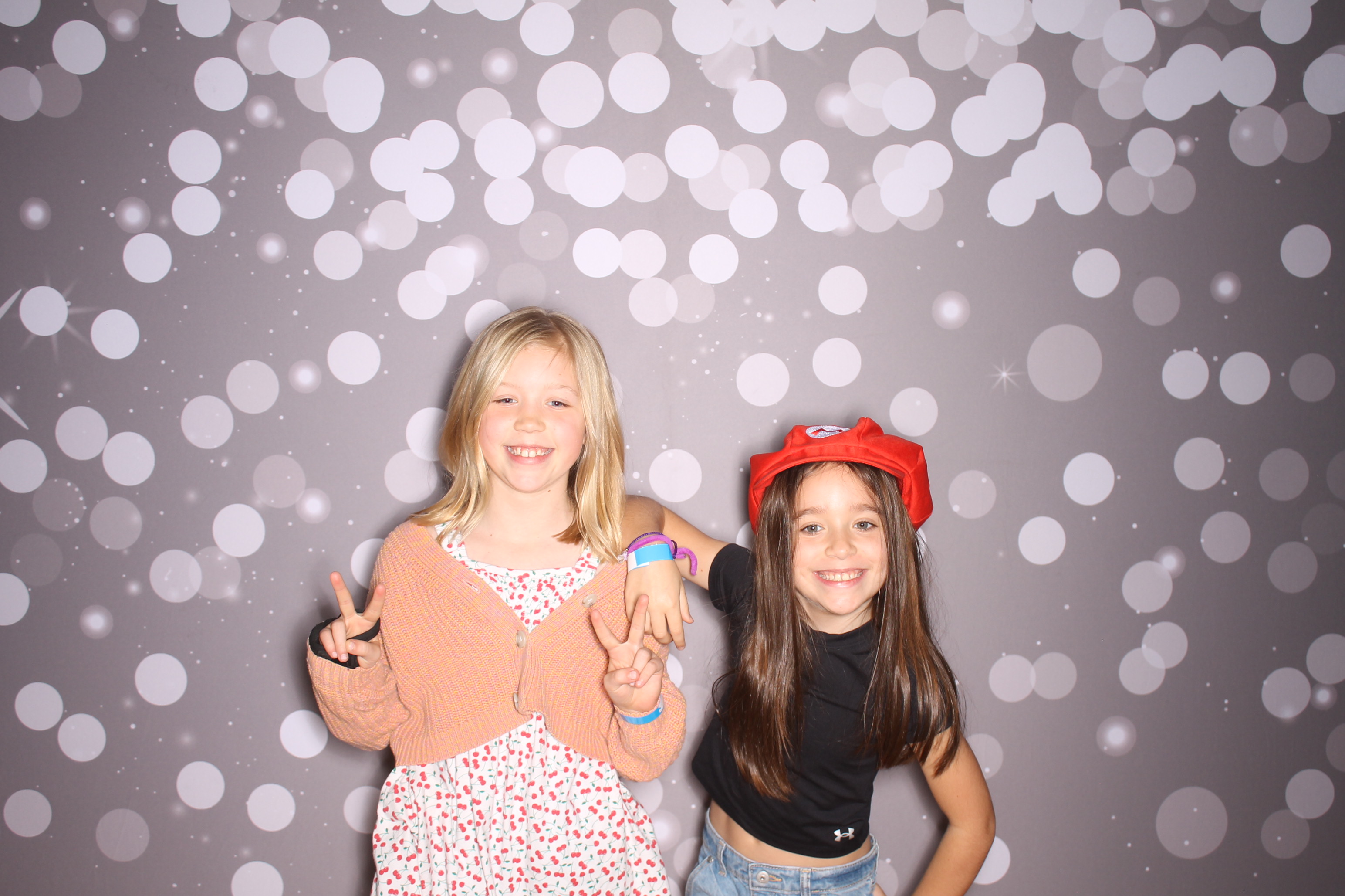 South Lebanon Elementary School Spring Frenzy | View more photos from the event at gallery.photoboothcincy.com/u/PhotoBoothCincy/South-Lebanon-Elementary-School-Spring-Frenzy