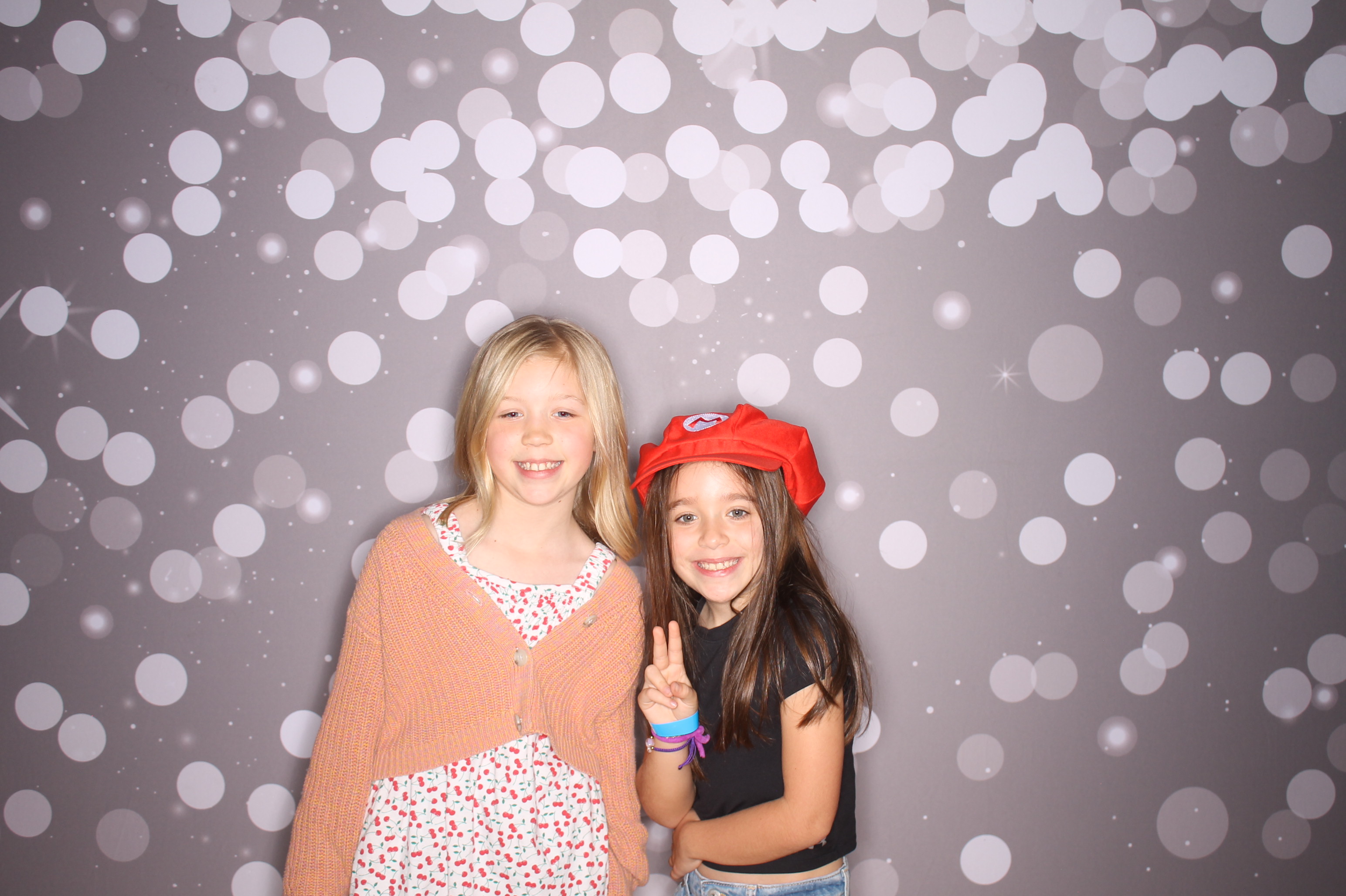 South Lebanon Elementary School Spring Frenzy | View more photos from the event at gallery.photoboothcincy.com/u/PhotoBoothCincy/South-Lebanon-Elementary-School-Spring-Frenzy