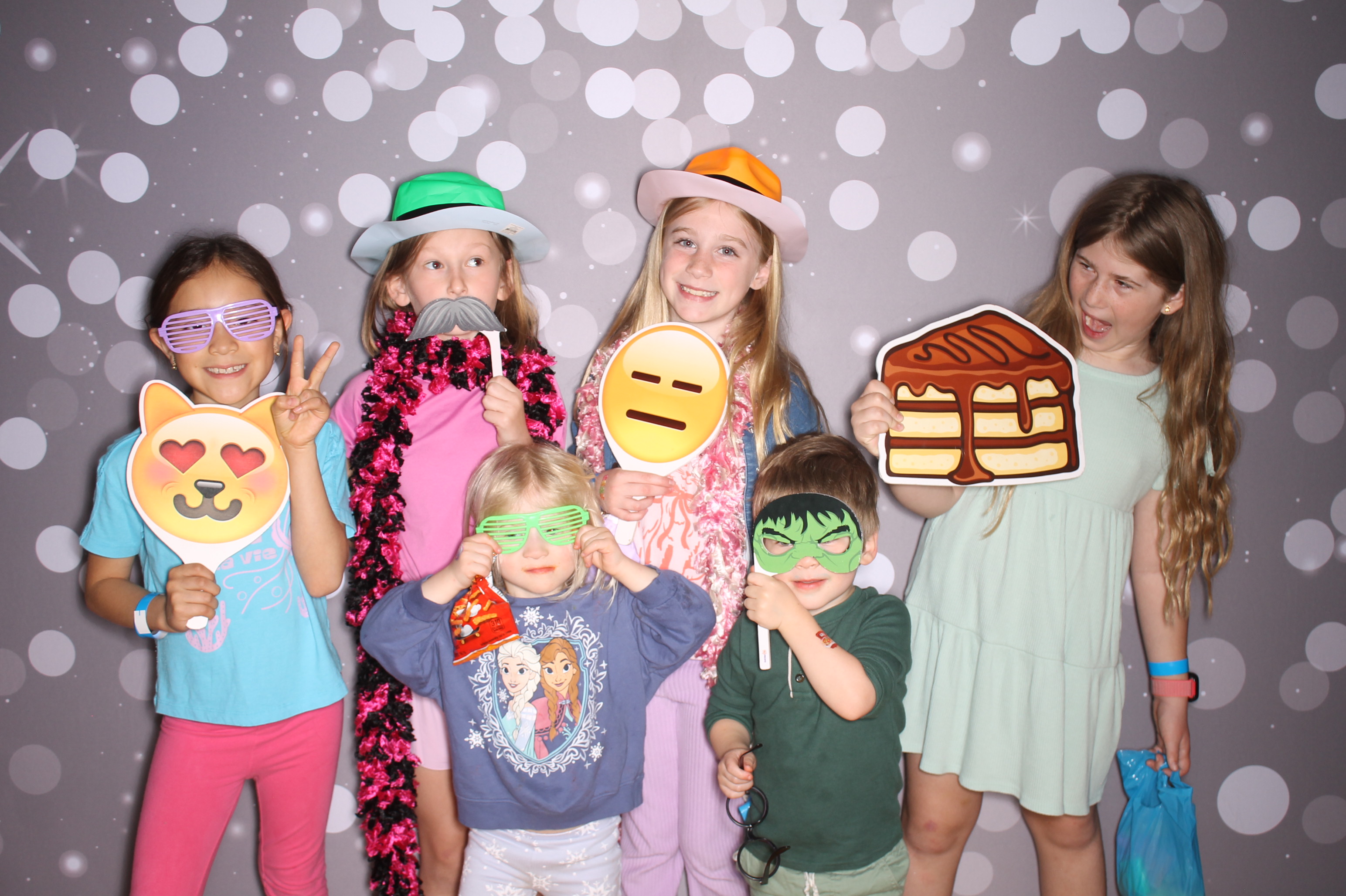 South Lebanon Elementary School Spring Frenzy | View more photos from the event at gallery.photoboothcincy.com/u/PhotoBoothCincy/South-Lebanon-Elementary-School-Spring-Frenzy