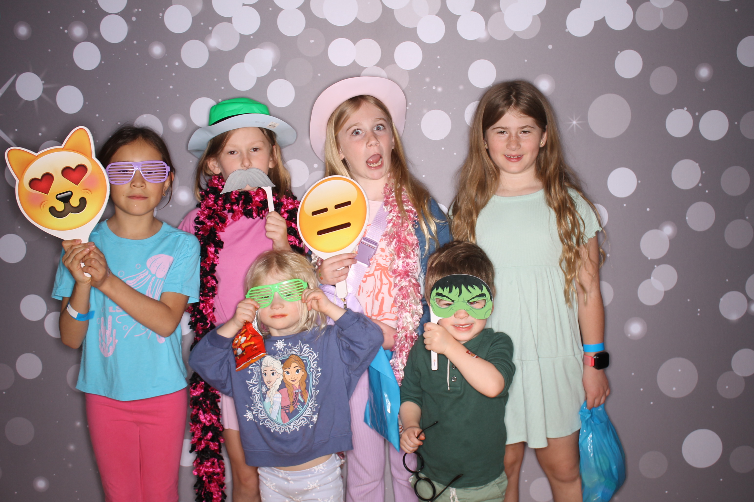 South Lebanon Elementary School Spring Frenzy | View more photos from the event at gallery.photoboothcincy.com/u/PhotoBoothCincy/South-Lebanon-Elementary-School-Spring-Frenzy