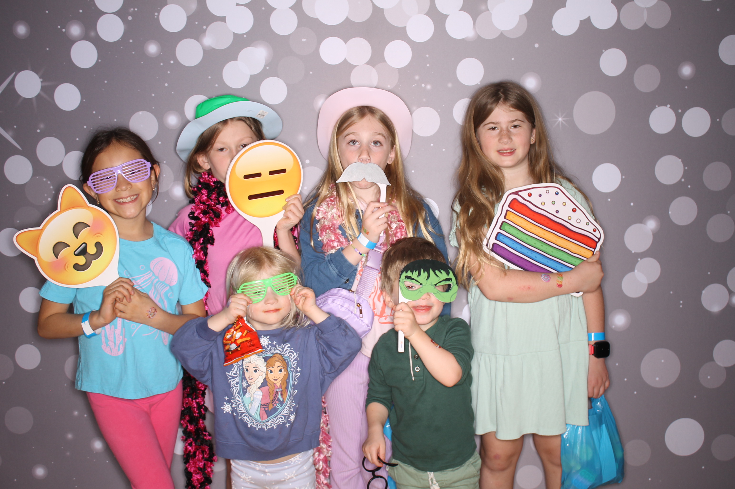 South Lebanon Elementary School Spring Frenzy | View more photos from the event at gallery.photoboothcincy.com/u/PhotoBoothCincy/South-Lebanon-Elementary-School-Spring-Frenzy