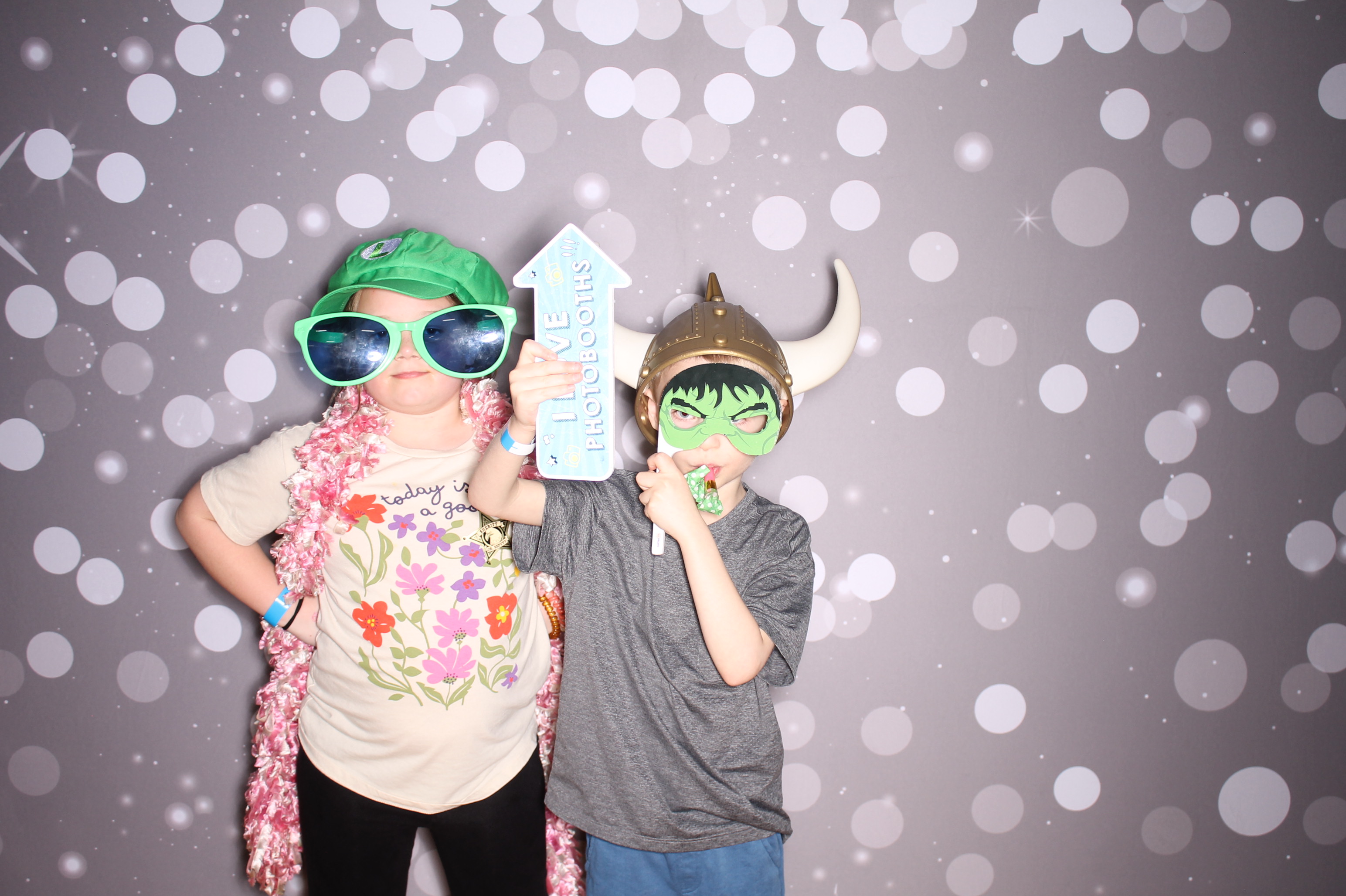 South Lebanon Elementary School Spring Frenzy | View more photos from the event at gallery.photoboothcincy.com/u/PhotoBoothCincy/South-Lebanon-Elementary-School-Spring-Frenzy