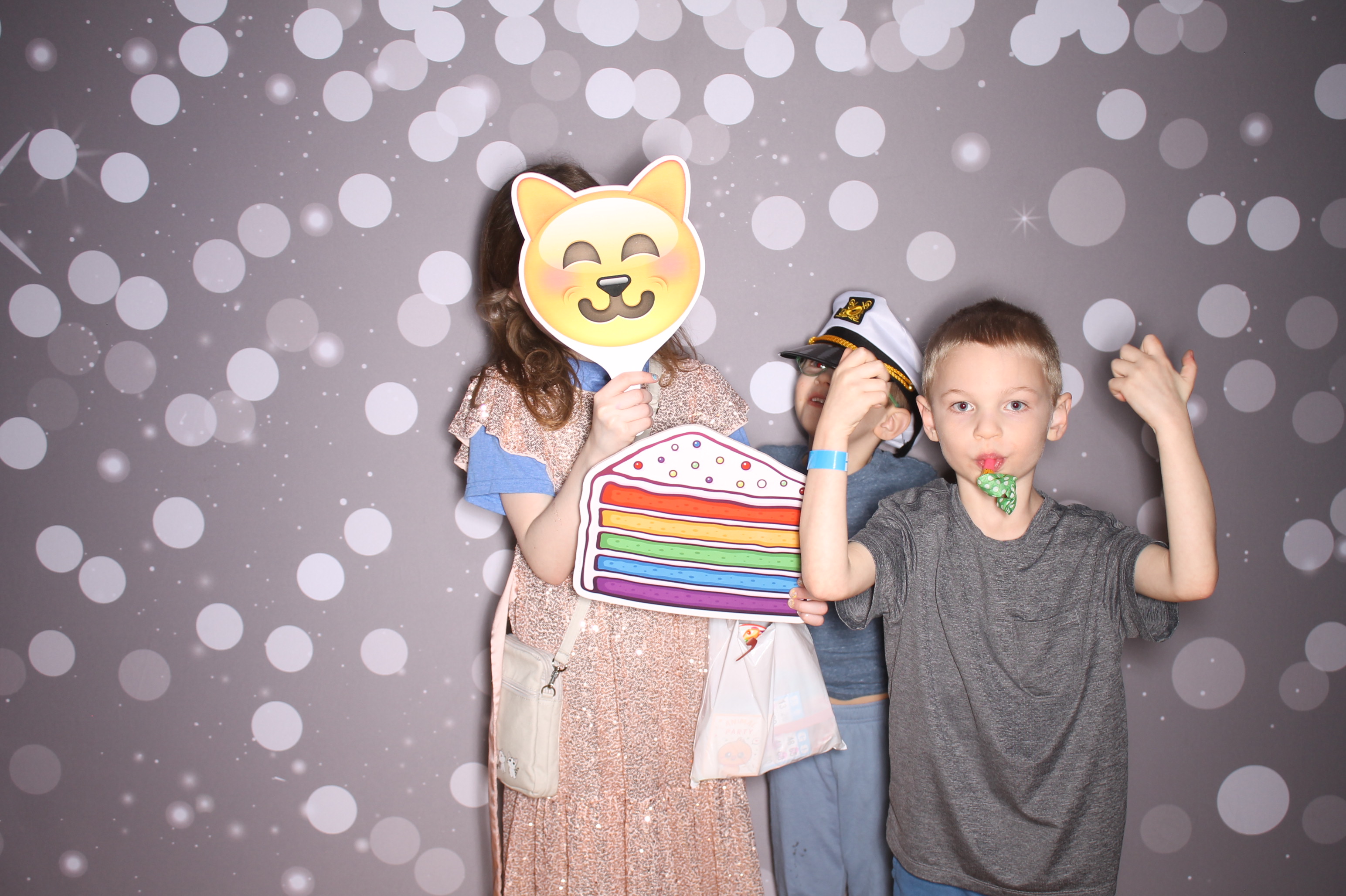 South Lebanon Elementary School Spring Frenzy | View more photos from the event at gallery.photoboothcincy.com/u/PhotoBoothCincy/South-Lebanon-Elementary-School-Spring-Frenzy