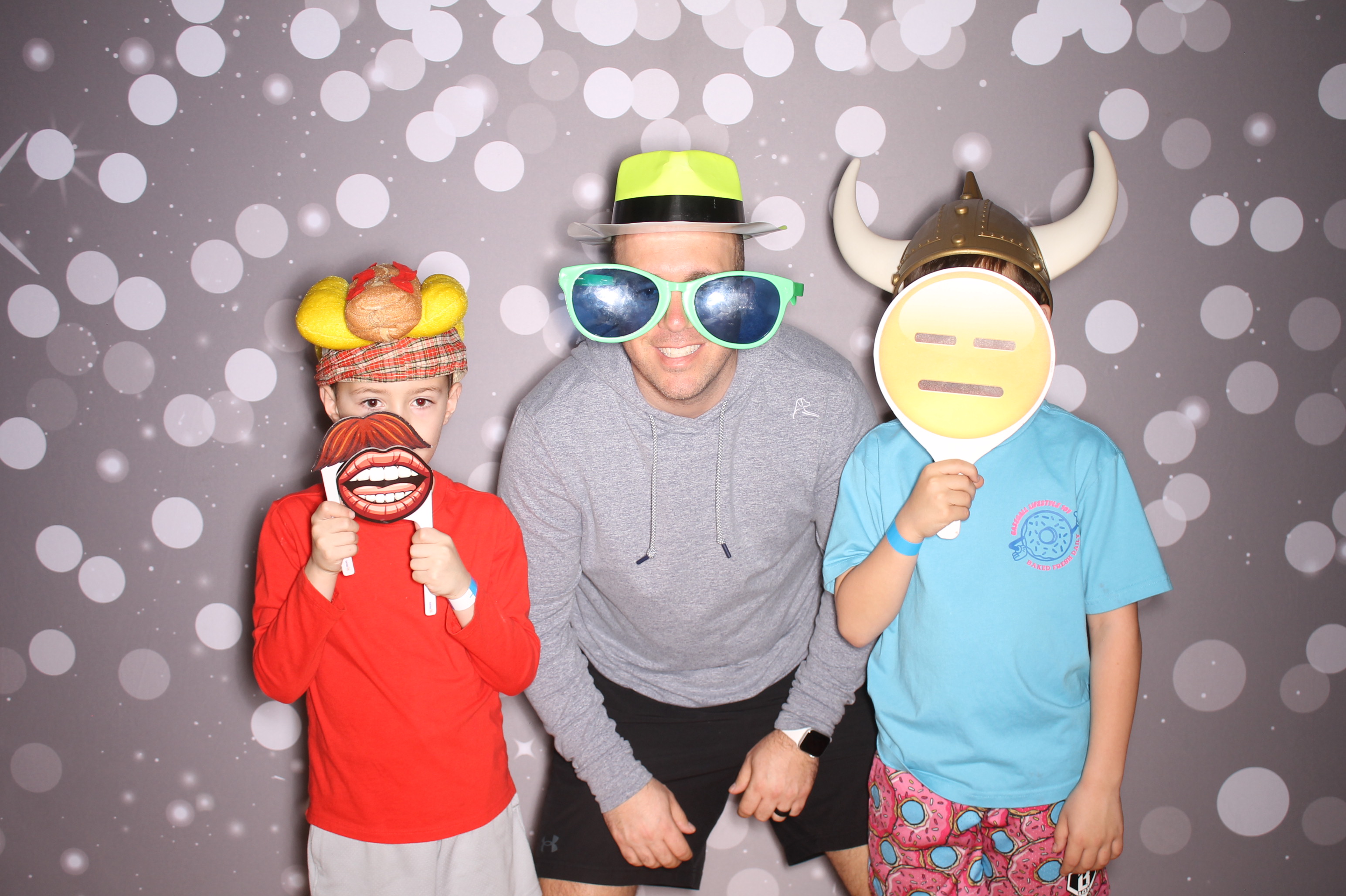 South Lebanon Elementary School Spring Frenzy | View more photos from the event at gallery.photoboothcincy.com/u/PhotoBoothCincy/South-Lebanon-Elementary-School-Spring-Frenzy