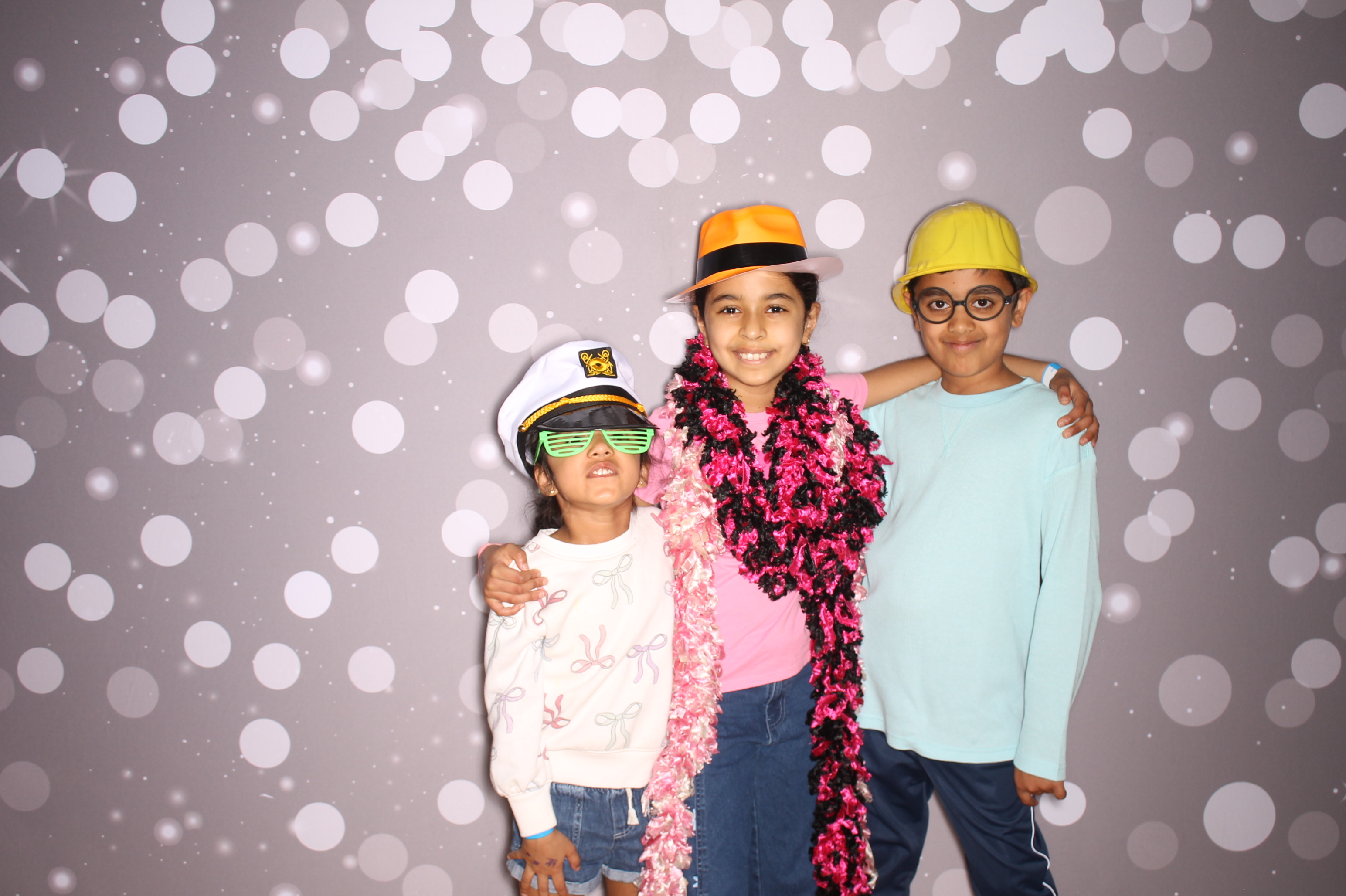 South Lebanon Elementary School Spring Frenzy | View more photos from the event at gallery.photoboothcincy.com/u/PhotoBoothCincy/South-Lebanon-Elementary-School-Spring-Frenzy
