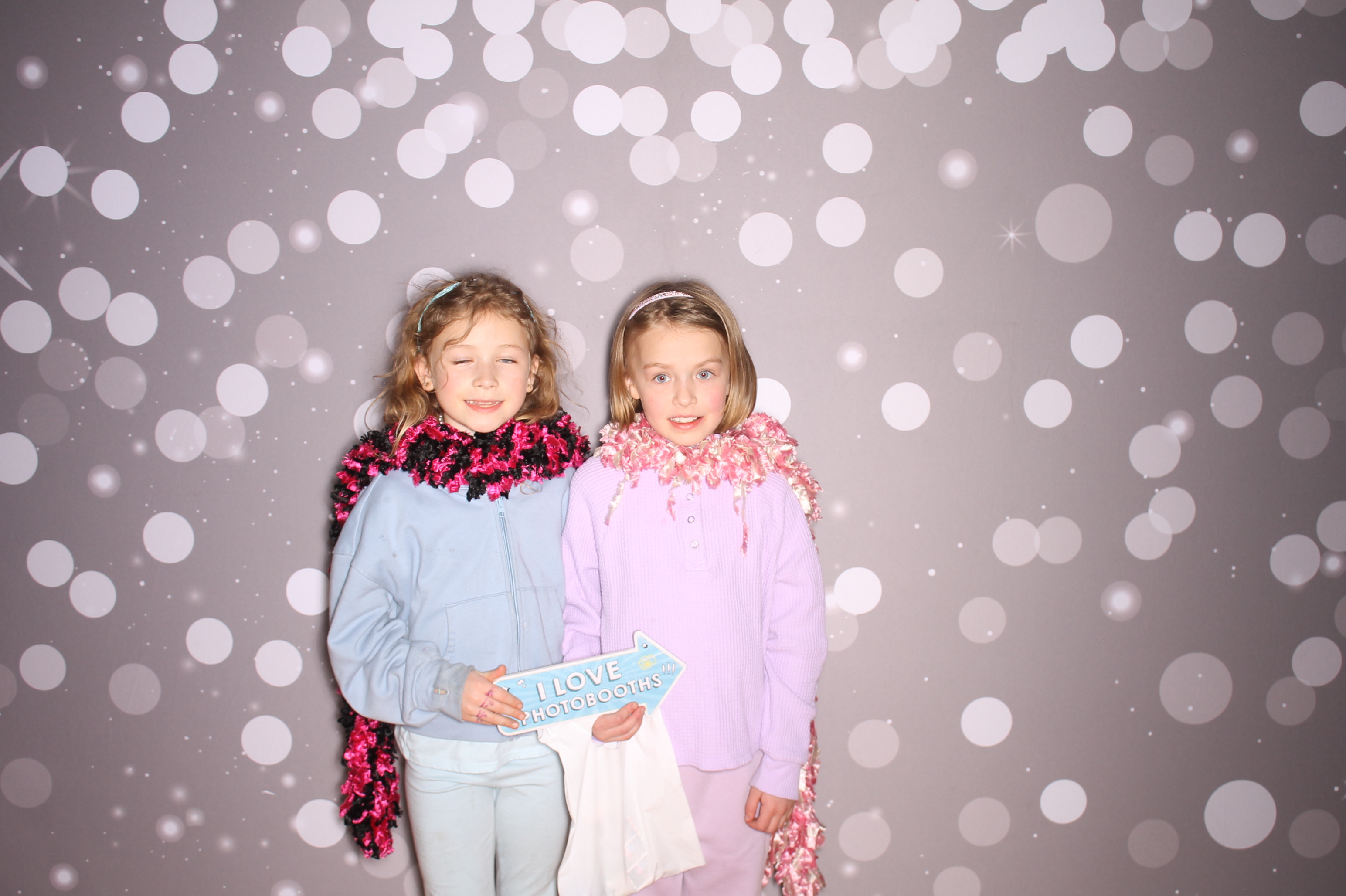 South Lebanon Elementary School Spring Frenzy | View more photos from the event at gallery.photoboothcincy.com/u/PhotoBoothCincy/South-Lebanon-Elementary-School-Spring-Frenzy