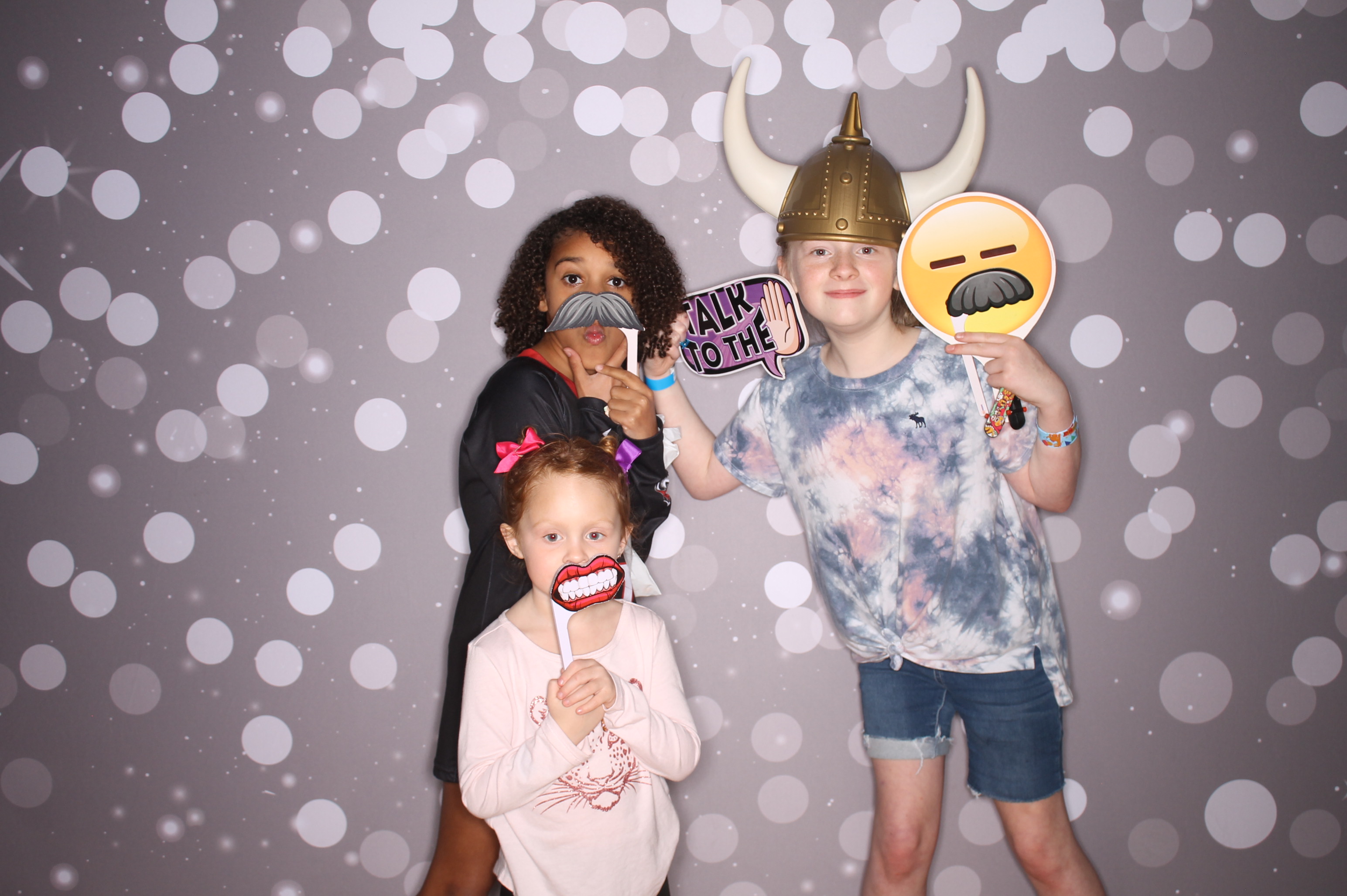 South Lebanon Elementary School Spring Frenzy | View more photos from the event at gallery.photoboothcincy.com/u/PhotoBoothCincy/South-Lebanon-Elementary-School-Spring-Frenzy