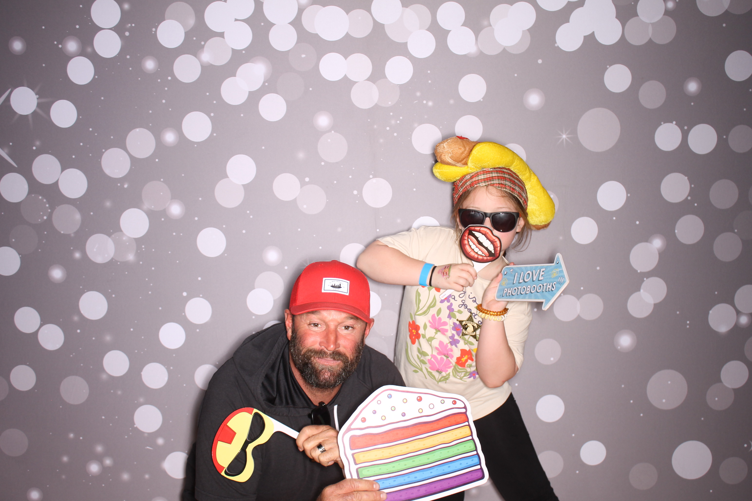 South Lebanon Elementary School Spring Frenzy | View more photos from the event at gallery.photoboothcincy.com/u/PhotoBoothCincy/South-Lebanon-Elementary-School-Spring-Frenzy