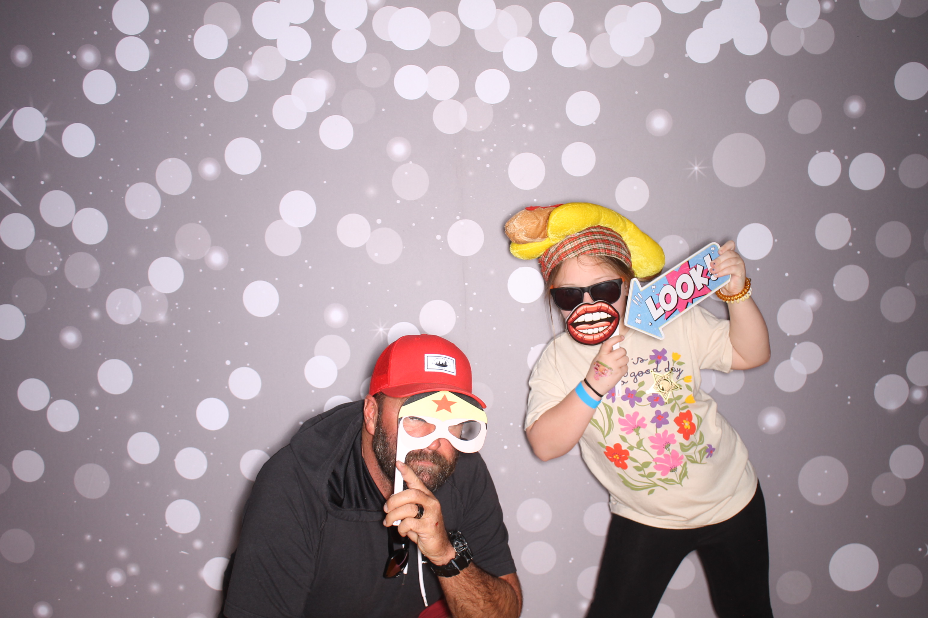 South Lebanon Elementary School Spring Frenzy | View more photos from the event at gallery.photoboothcincy.com/u/PhotoBoothCincy/South-Lebanon-Elementary-School-Spring-Frenzy