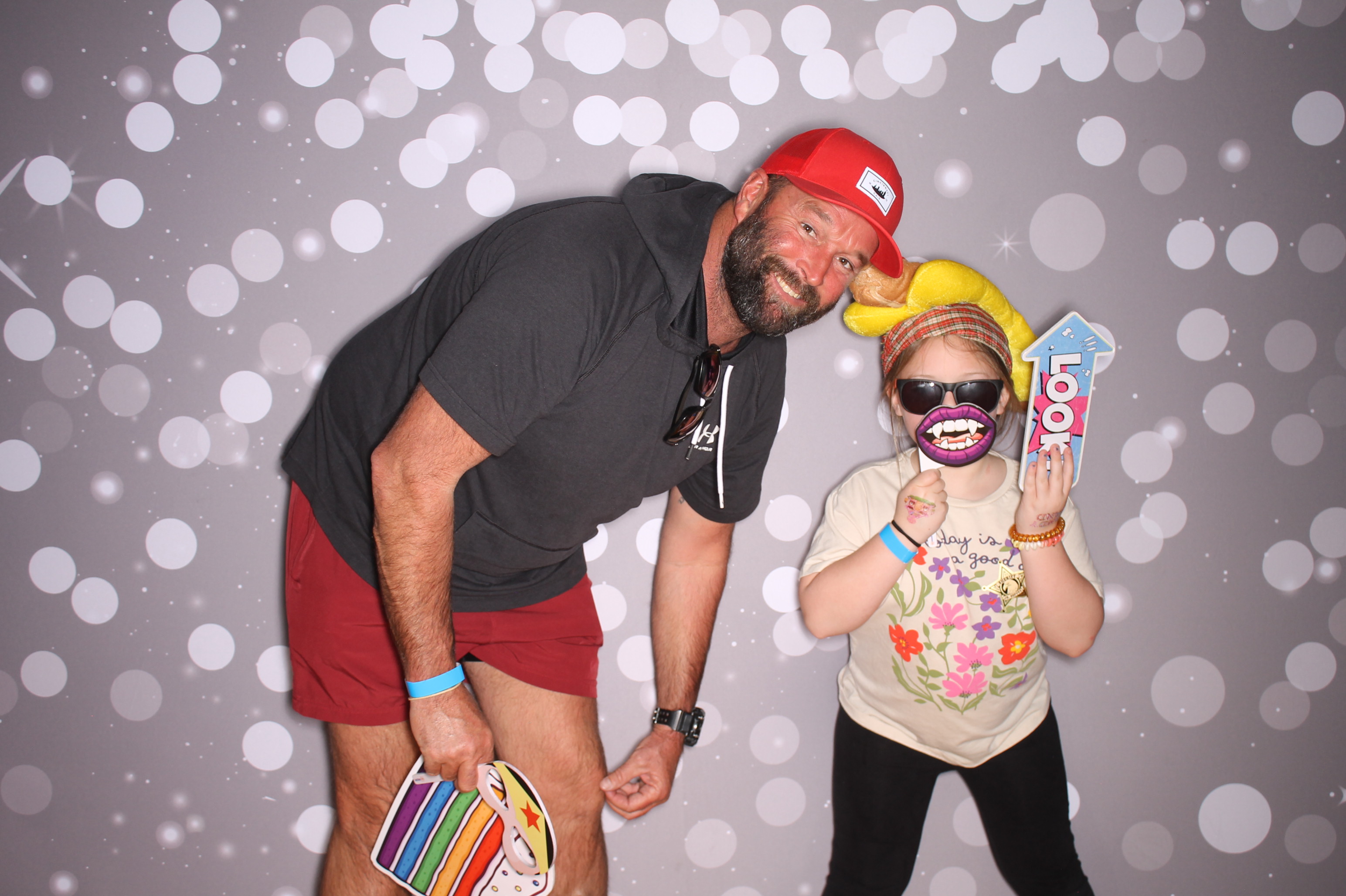 South Lebanon Elementary School Spring Frenzy | View more photos from the event at gallery.photoboothcincy.com/u/PhotoBoothCincy/South-Lebanon-Elementary-School-Spring-Frenzy