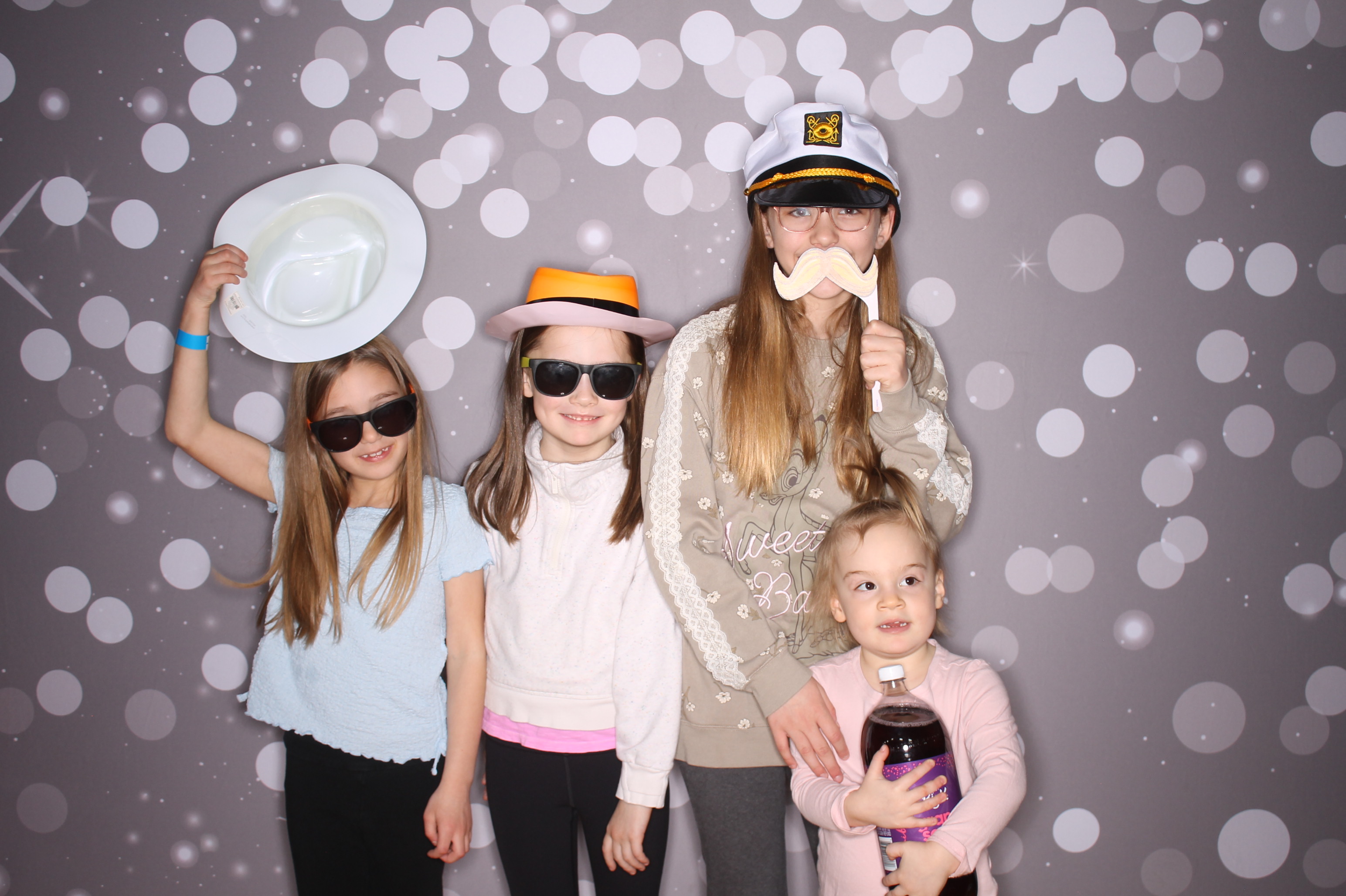 South Lebanon Elementary School Spring Frenzy | View more photos from the event at gallery.photoboothcincy.com/u/PhotoBoothCincy/South-Lebanon-Elementary-School-Spring-Frenzy