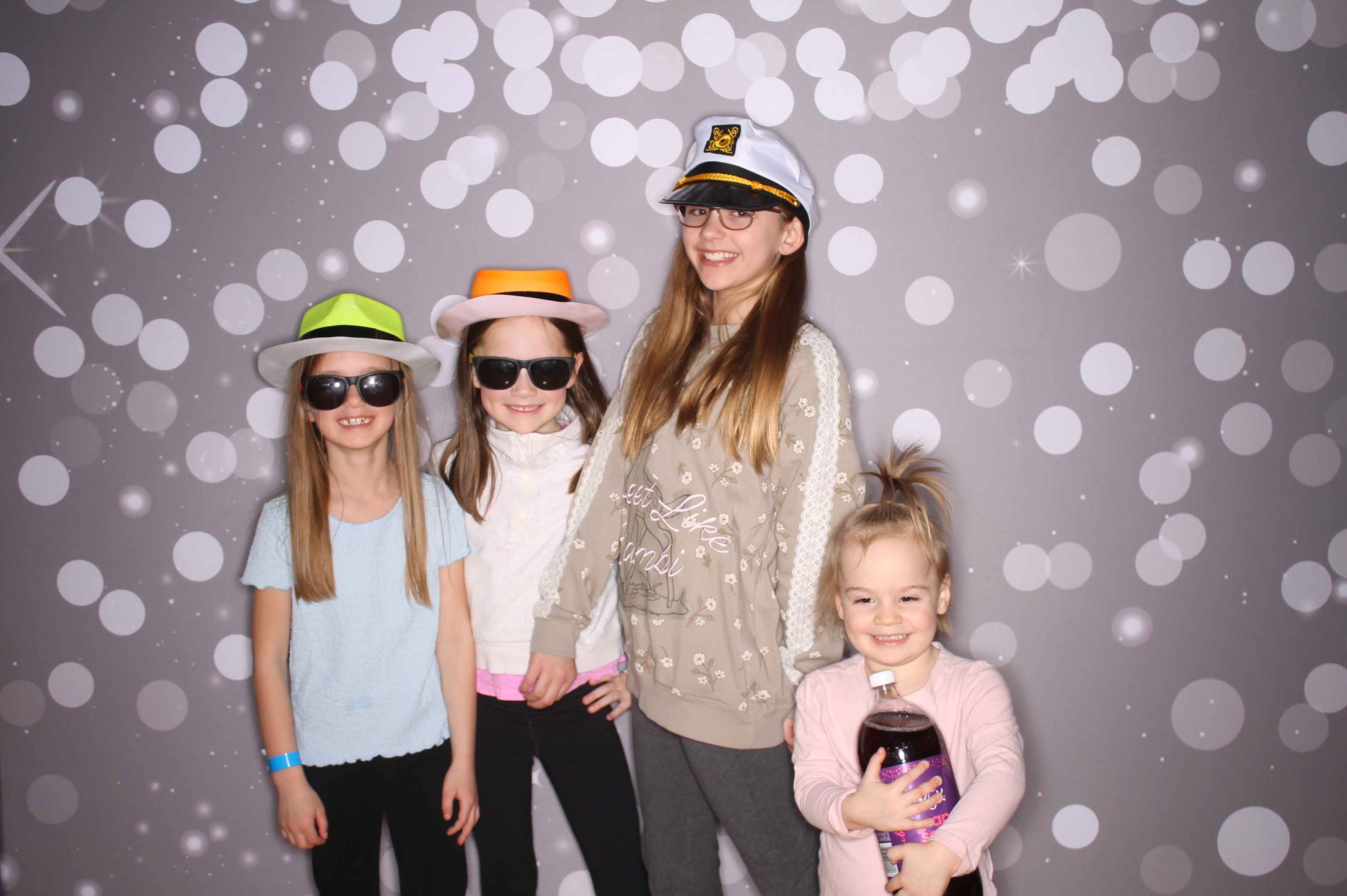 South Lebanon Elementary School Spring Frenzy | View more photos from the event at gallery.photoboothcincy.com/u/PhotoBoothCincy/South-Lebanon-Elementary-School-Spring-Frenzy