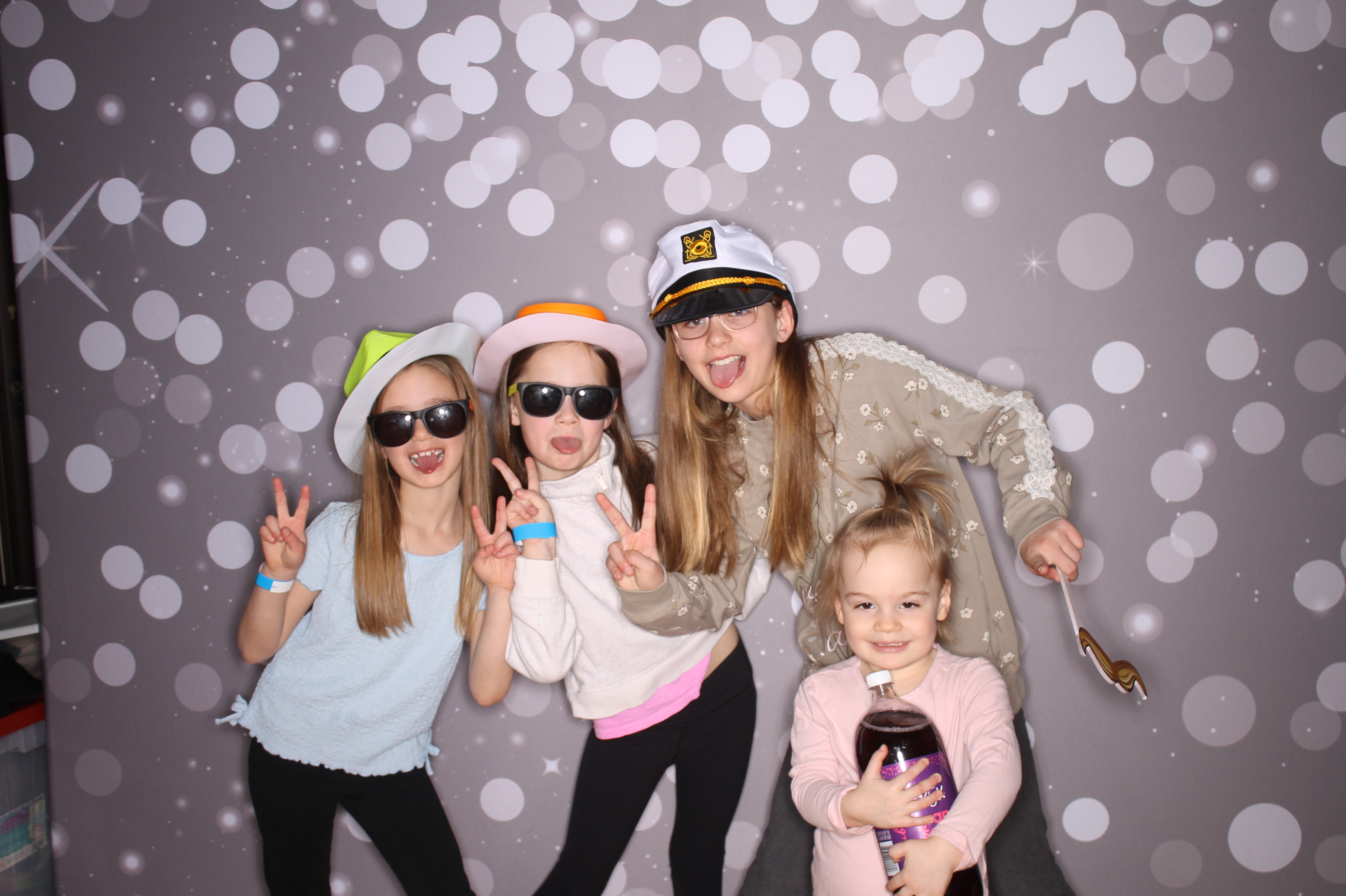 South Lebanon Elementary School Spring Frenzy | View more photos from the event at gallery.photoboothcincy.com/u/PhotoBoothCincy/South-Lebanon-Elementary-School-Spring-Frenzy