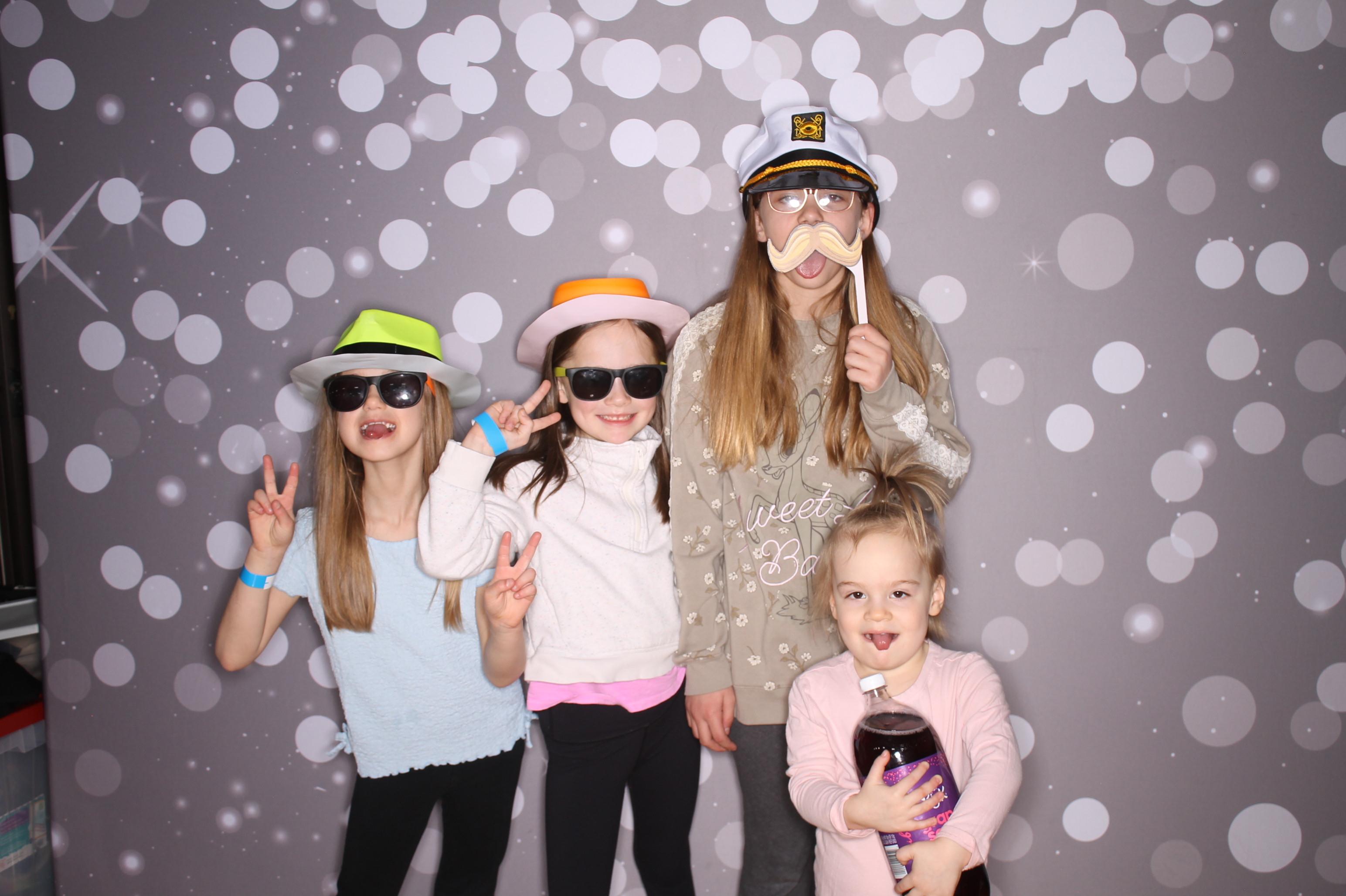South Lebanon Elementary School Spring Frenzy | View more photos from the event at gallery.photoboothcincy.com/u/PhotoBoothCincy/South-Lebanon-Elementary-School-Spring-Frenzy