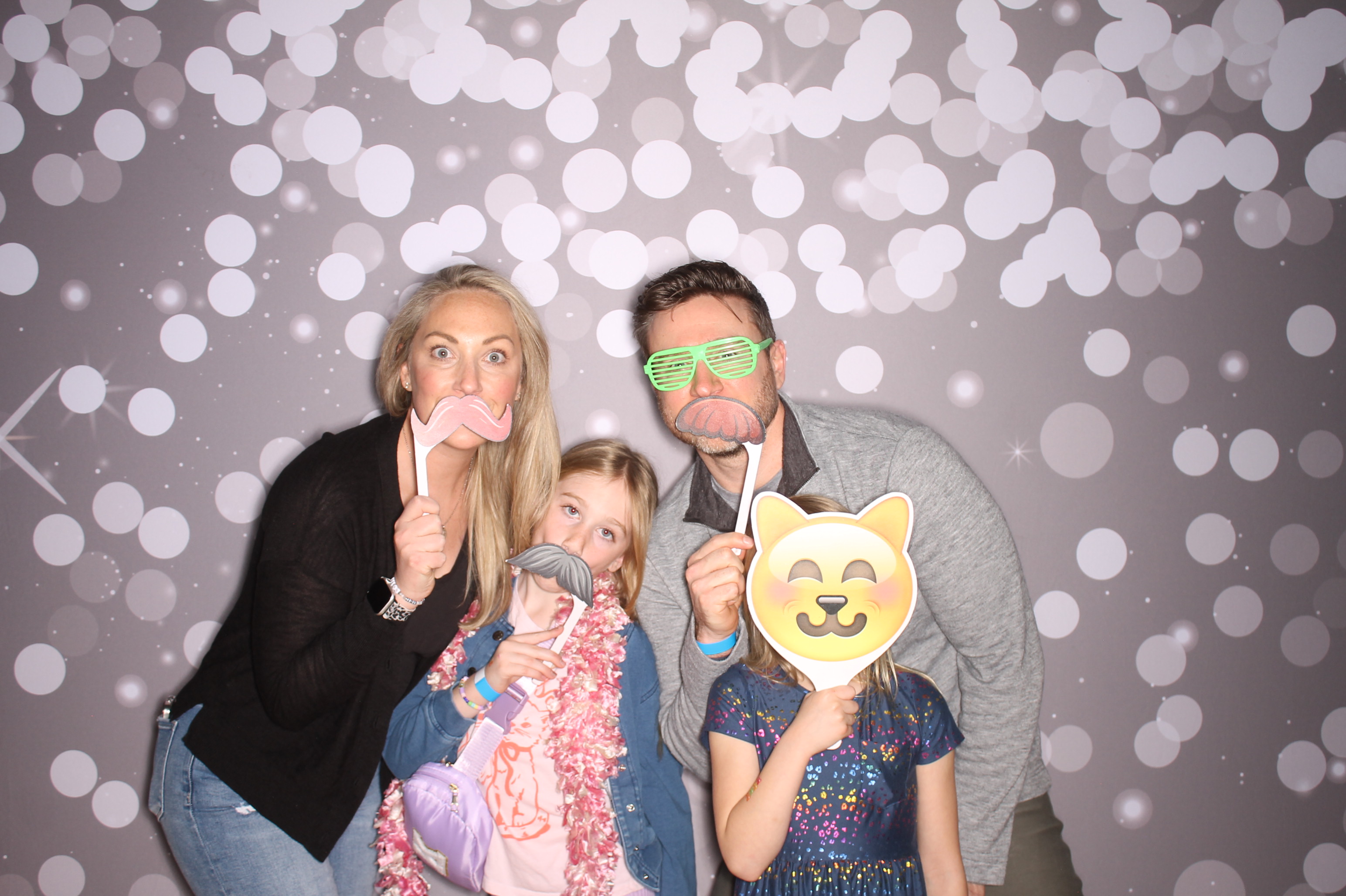 South Lebanon Elementary School Spring Frenzy | View more photos from the event at gallery.photoboothcincy.com/u/PhotoBoothCincy/South-Lebanon-Elementary-School-Spring-Frenzy