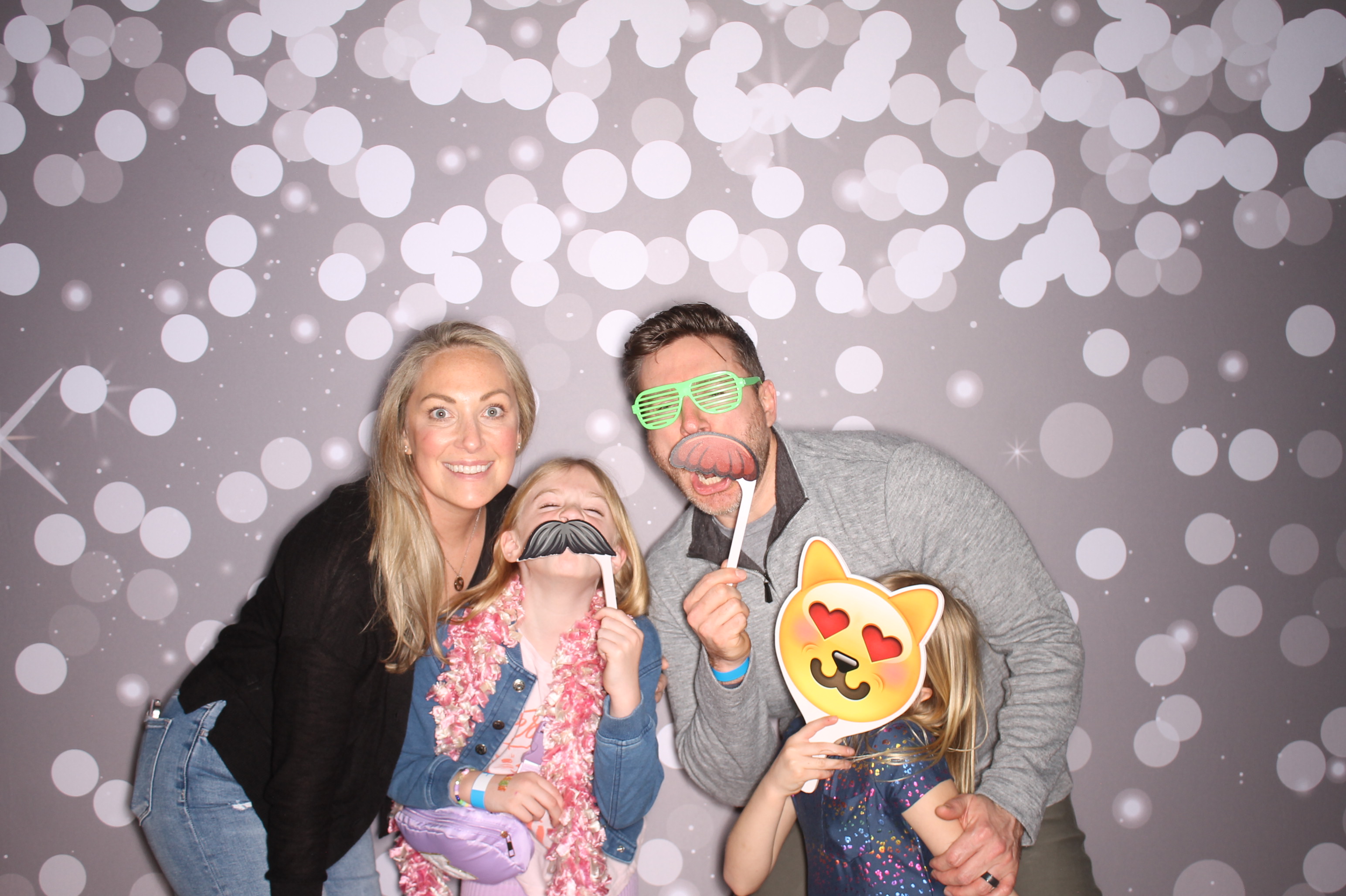 South Lebanon Elementary School Spring Frenzy | View more photos from the event at gallery.photoboothcincy.com/u/PhotoBoothCincy/South-Lebanon-Elementary-School-Spring-Frenzy