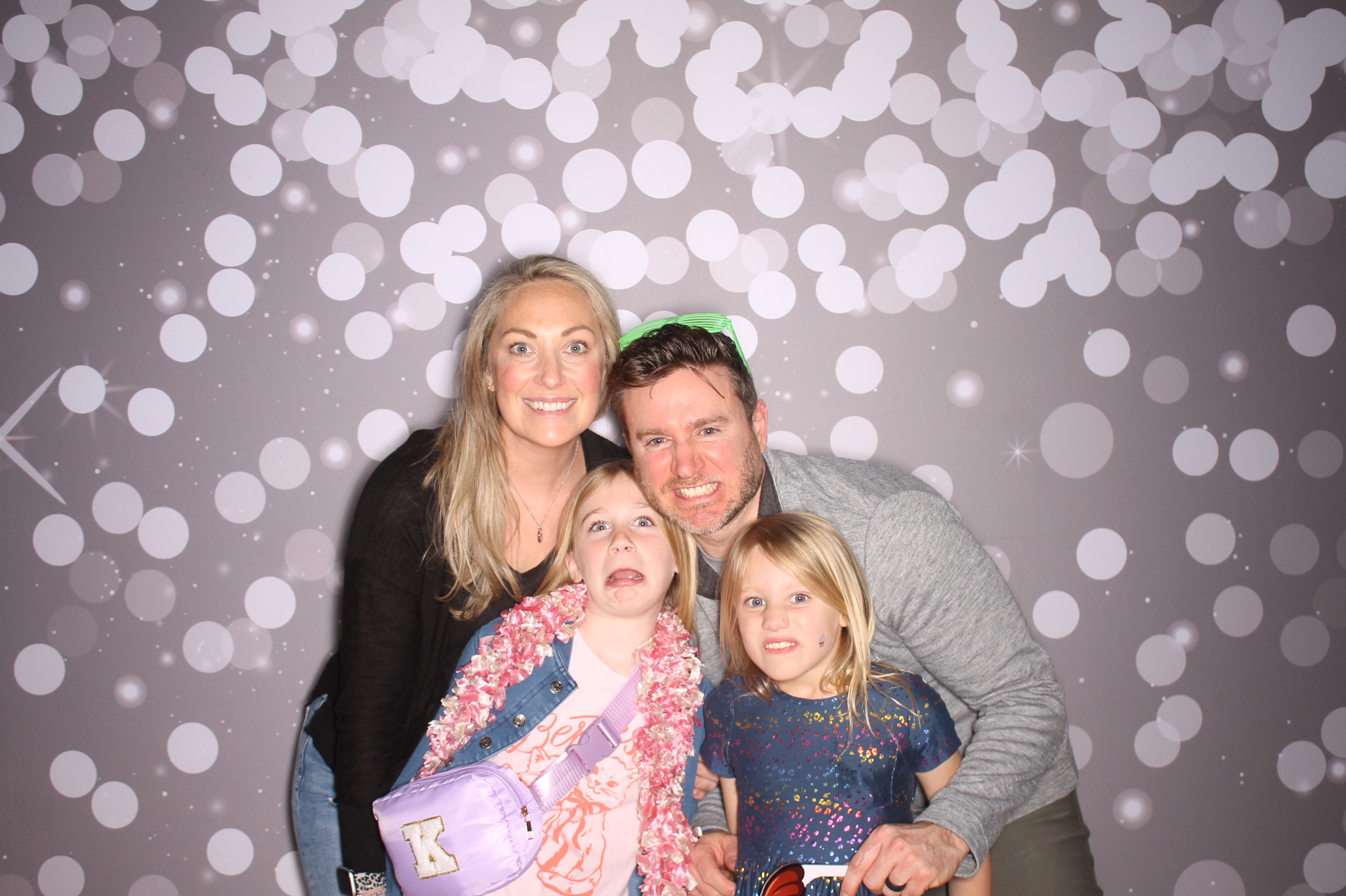 South Lebanon Elementary School Spring Frenzy | View more photos from the event at gallery.photoboothcincy.com/u/PhotoBoothCincy/South-Lebanon-Elementary-School-Spring-Frenzy