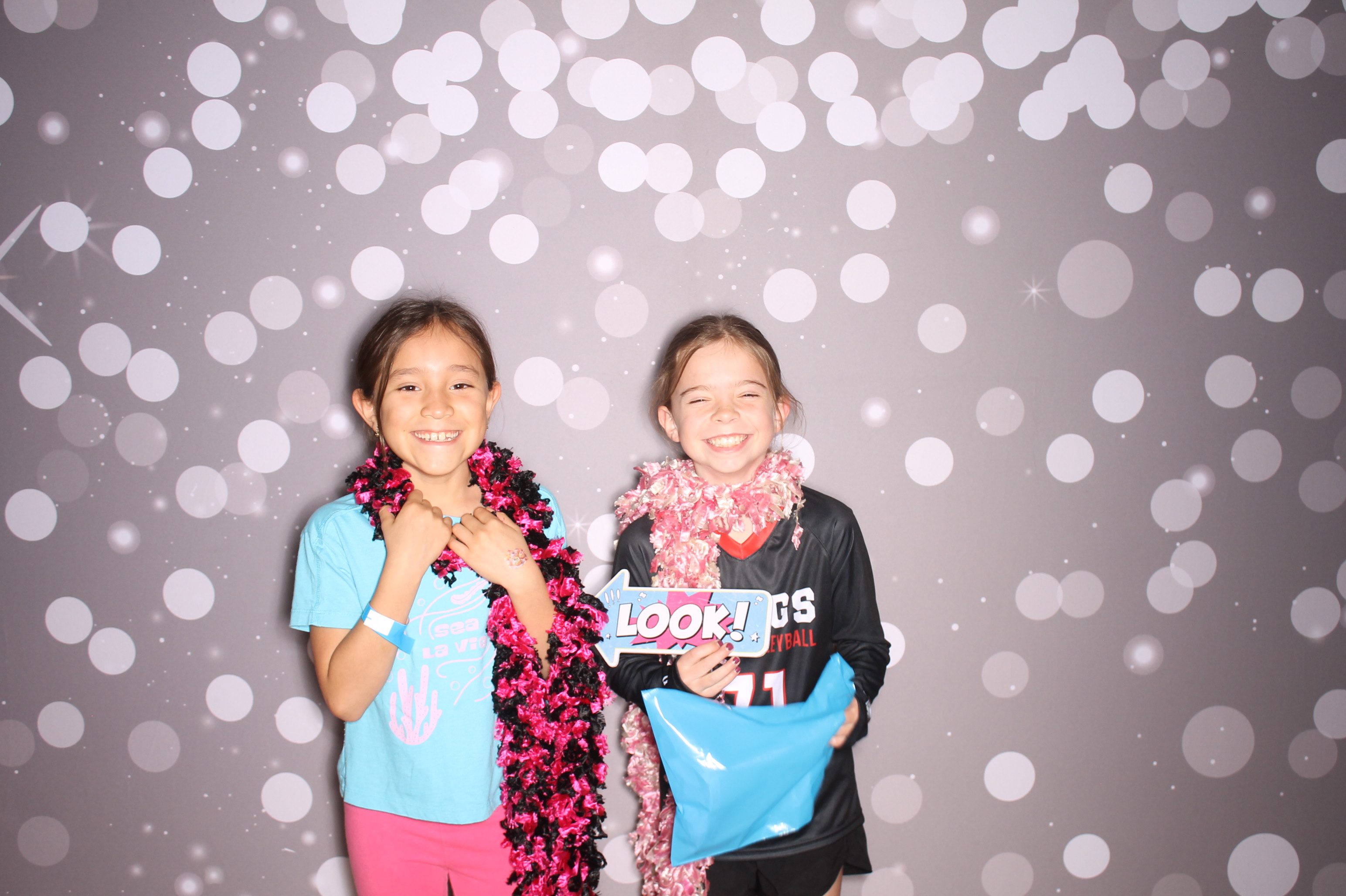 South Lebanon Elementary School Spring Frenzy | View more photos from the event at gallery.photoboothcincy.com/u/PhotoBoothCincy/South-Lebanon-Elementary-School-Spring-Frenzy