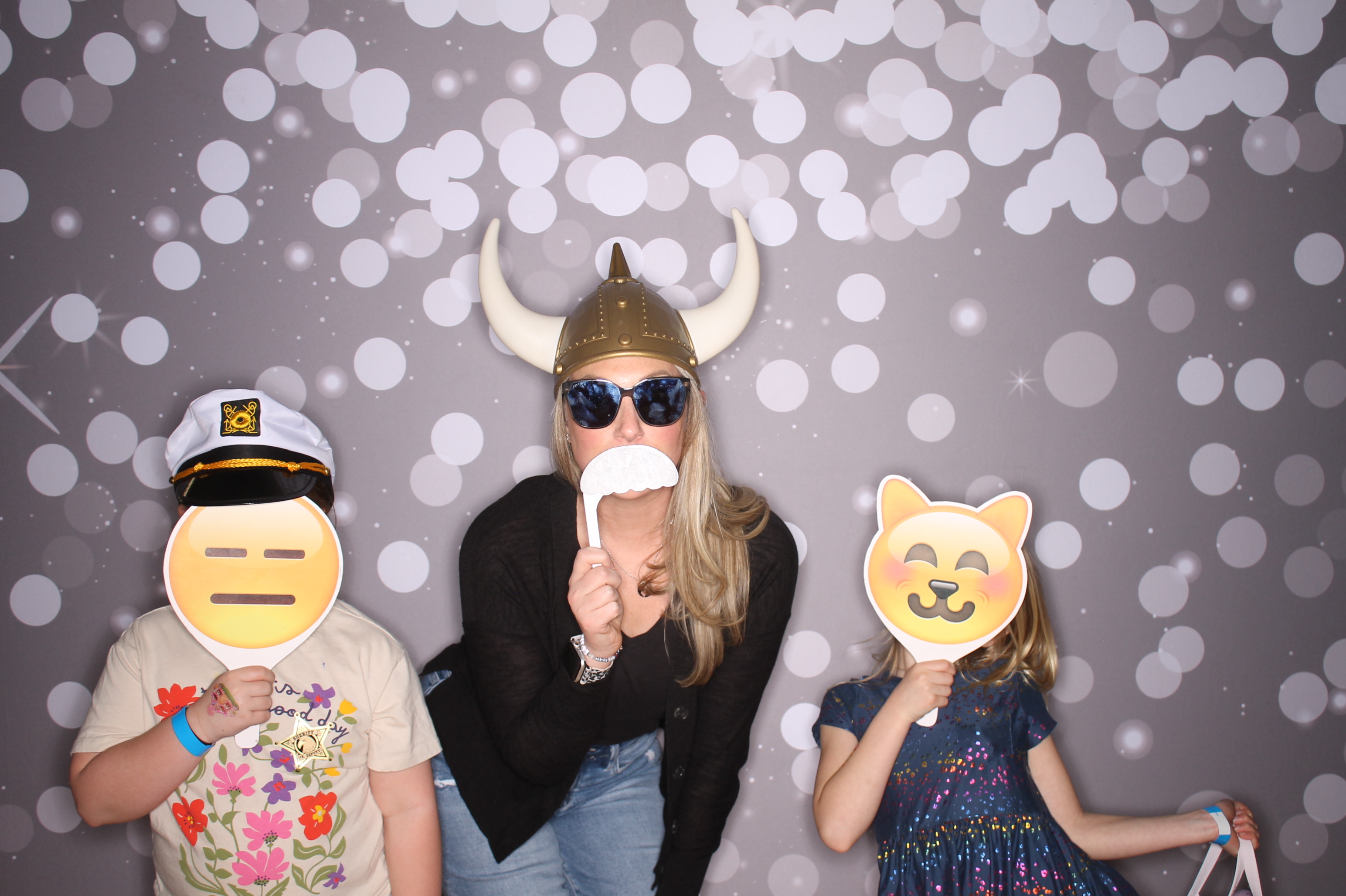 South Lebanon Elementary School Spring Frenzy | View more photos from the event at gallery.photoboothcincy.com/u/PhotoBoothCincy/South-Lebanon-Elementary-School-Spring-Frenzy