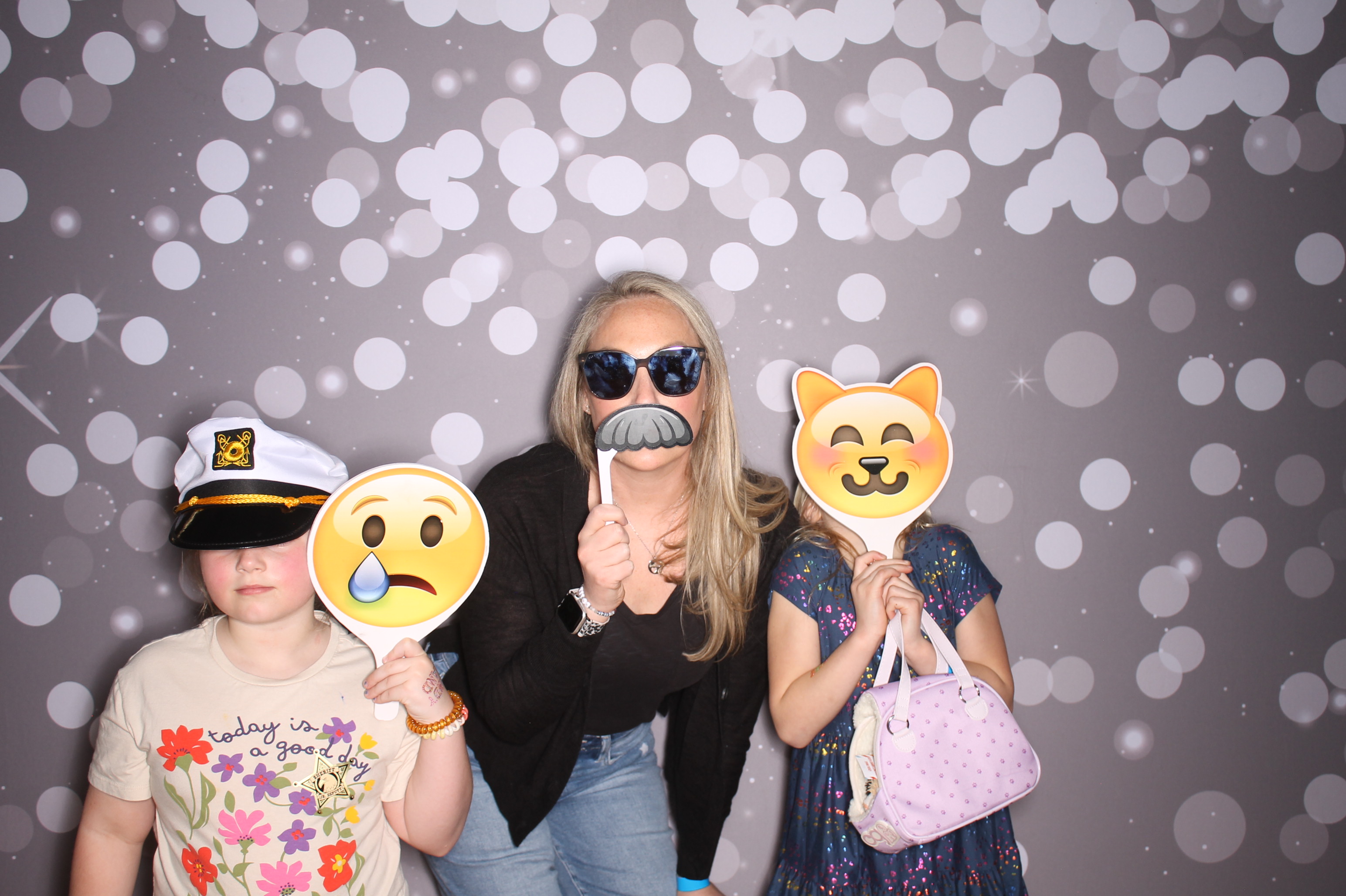 South Lebanon Elementary School Spring Frenzy | View more photos from the event at gallery.photoboothcincy.com/u/PhotoBoothCincy/South-Lebanon-Elementary-School-Spring-Frenzy