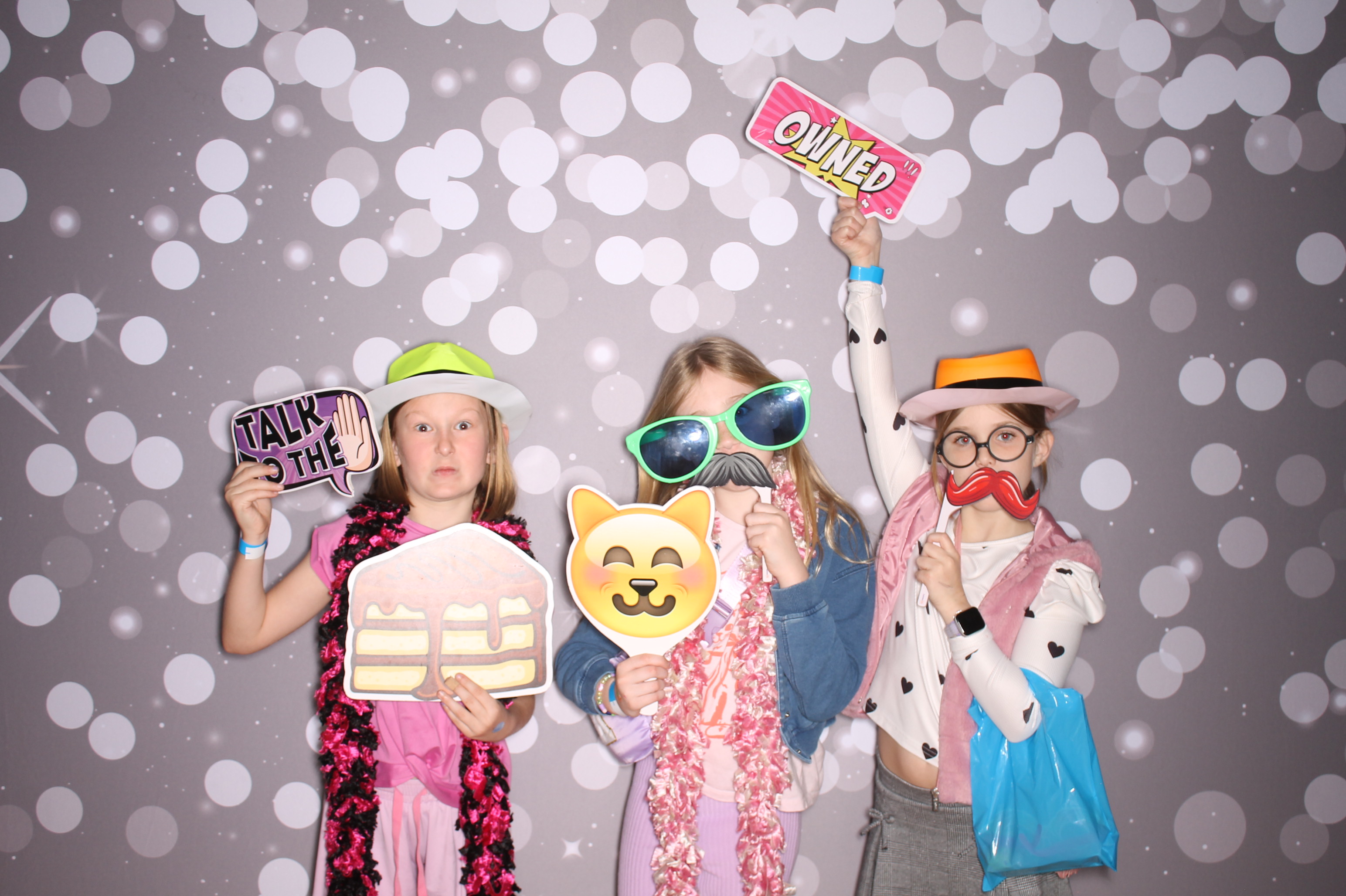 South Lebanon Elementary School Spring Frenzy | View more photos from the event at gallery.photoboothcincy.com/u/PhotoBoothCincy/South-Lebanon-Elementary-School-Spring-Frenzy
