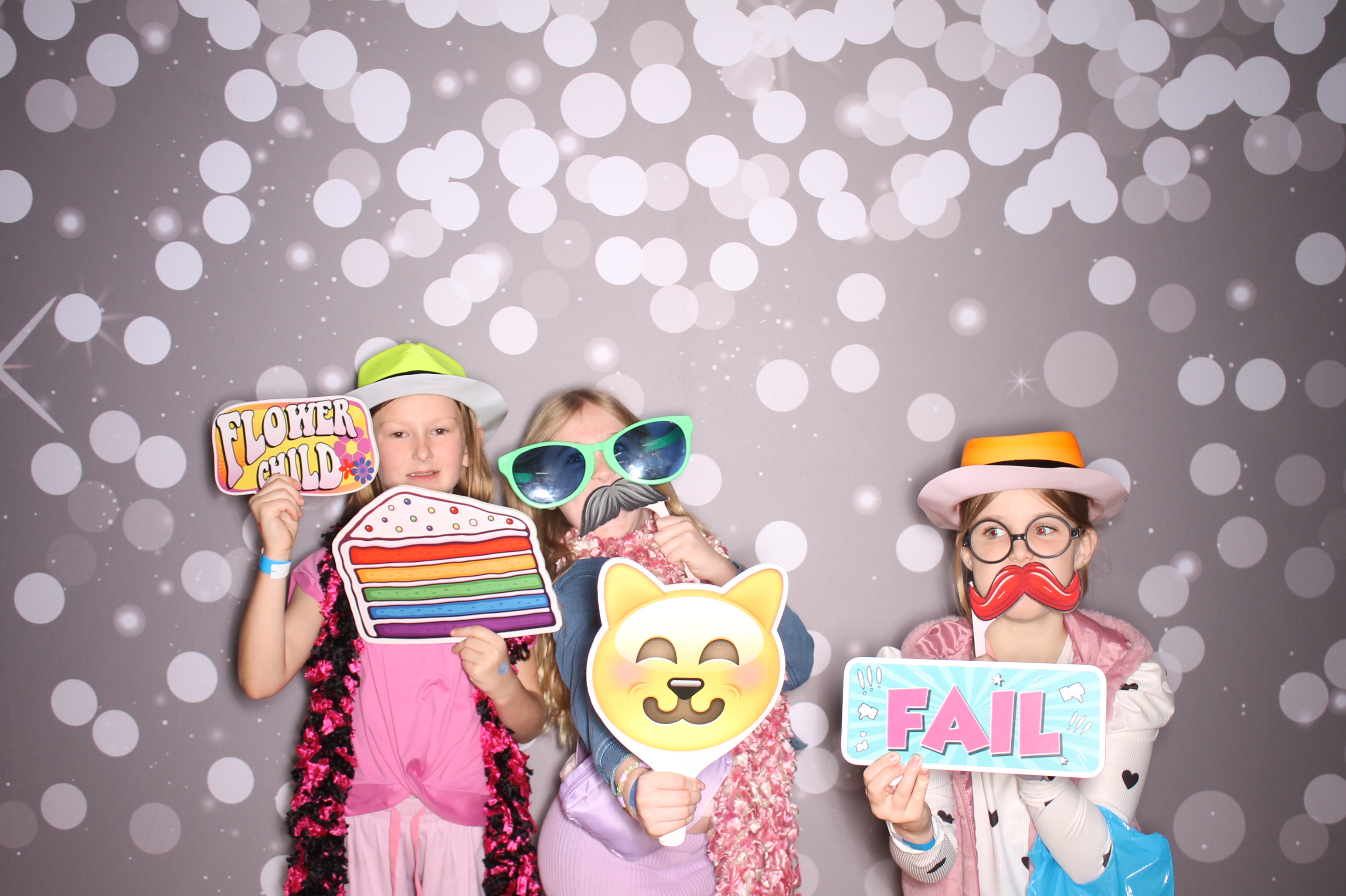 South Lebanon Elementary School Spring Frenzy | View more photos from the event at gallery.photoboothcincy.com/u/PhotoBoothCincy/South-Lebanon-Elementary-School-Spring-Frenzy