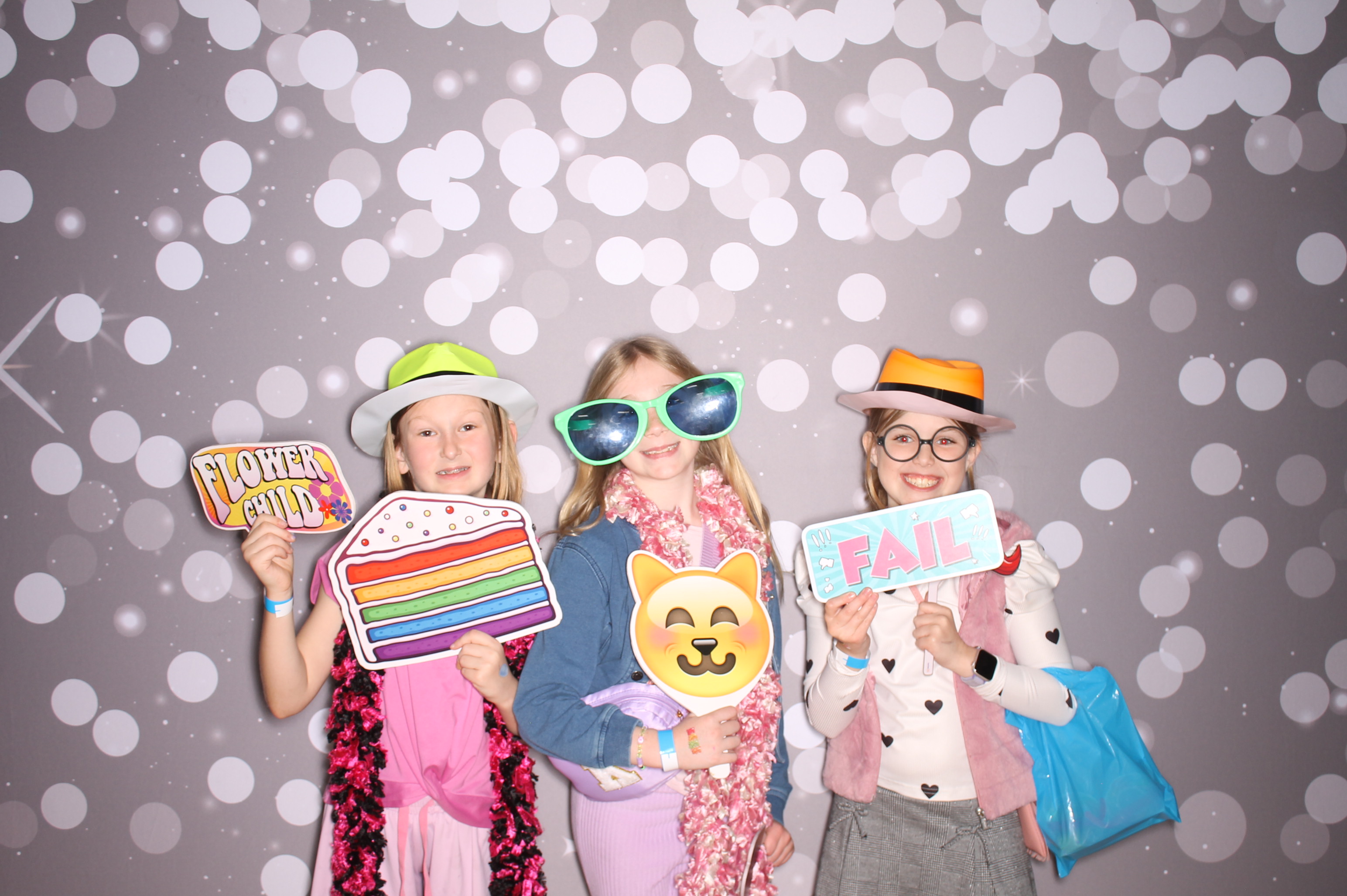 South Lebanon Elementary School Spring Frenzy | View more photos from the event at gallery.photoboothcincy.com/u/PhotoBoothCincy/South-Lebanon-Elementary-School-Spring-Frenzy