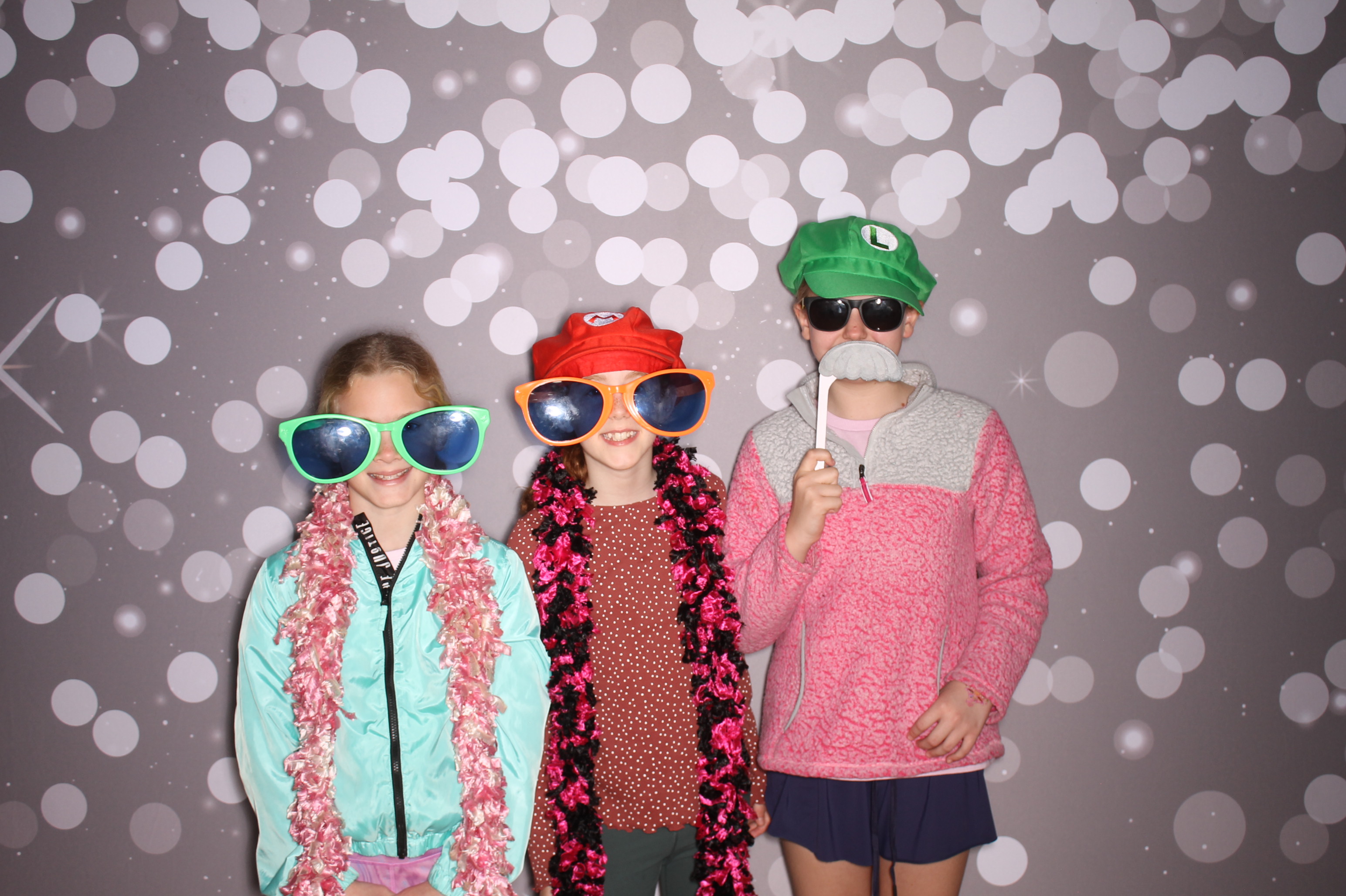 South Lebanon Elementary School Spring Frenzy | View more photos from the event at gallery.photoboothcincy.com/u/PhotoBoothCincy/South-Lebanon-Elementary-School-Spring-Frenzy