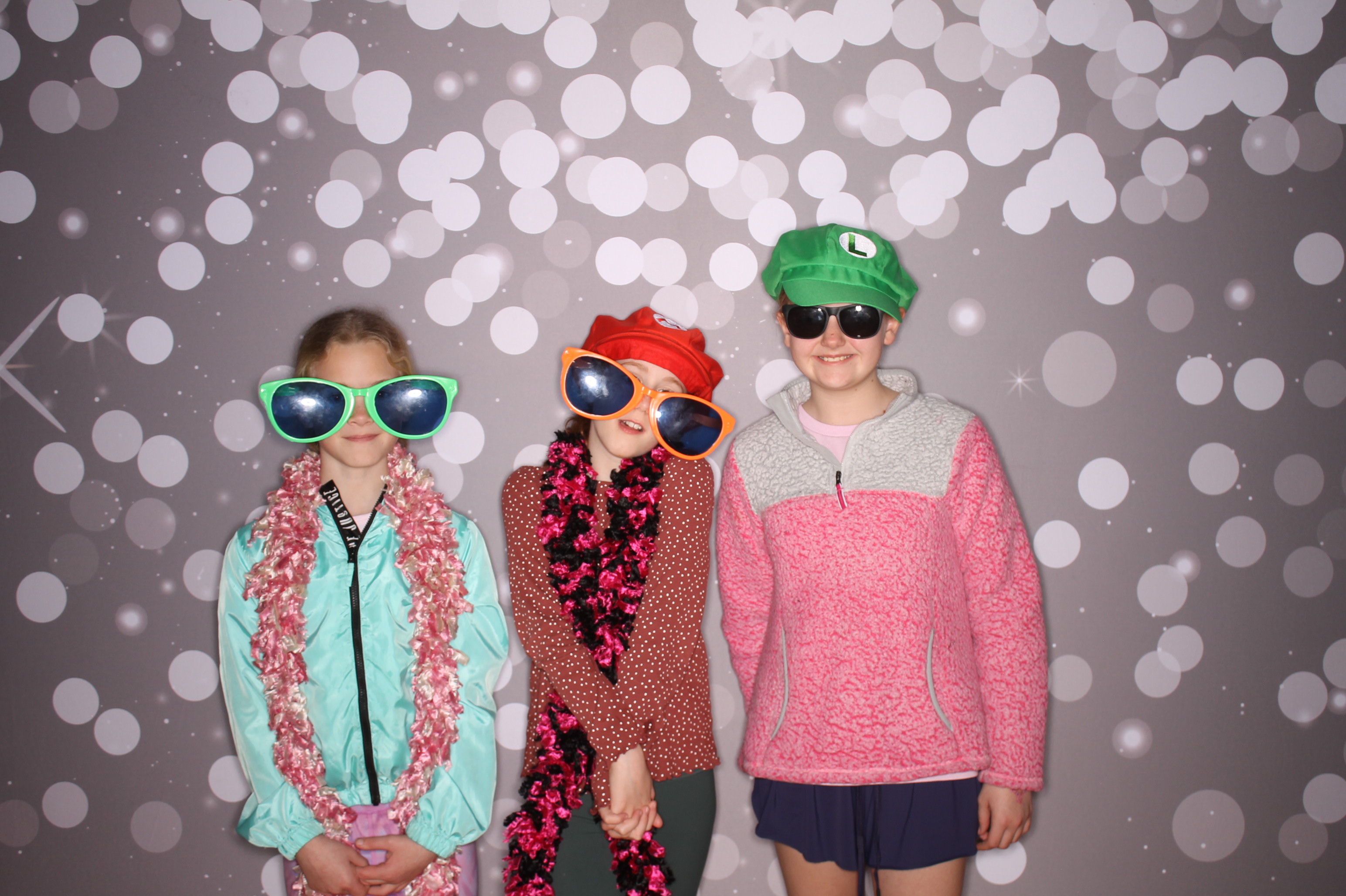 South Lebanon Elementary School Spring Frenzy | View more photos from the event at gallery.photoboothcincy.com/u/PhotoBoothCincy/South-Lebanon-Elementary-School-Spring-Frenzy