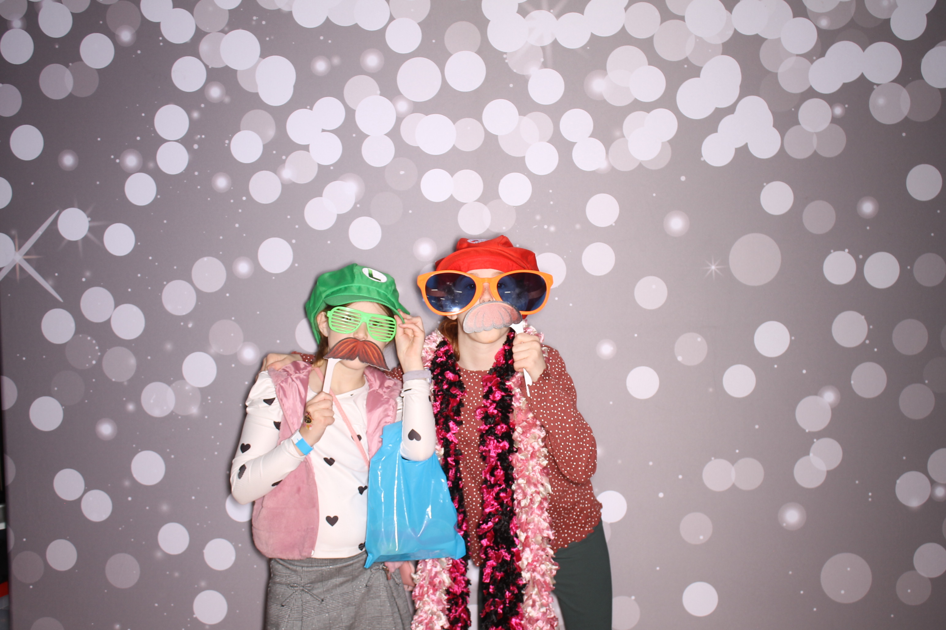 South Lebanon Elementary School Spring Frenzy | View more photos from the event at gallery.photoboothcincy.com/u/PhotoBoothCincy/South-Lebanon-Elementary-School-Spring-Frenzy