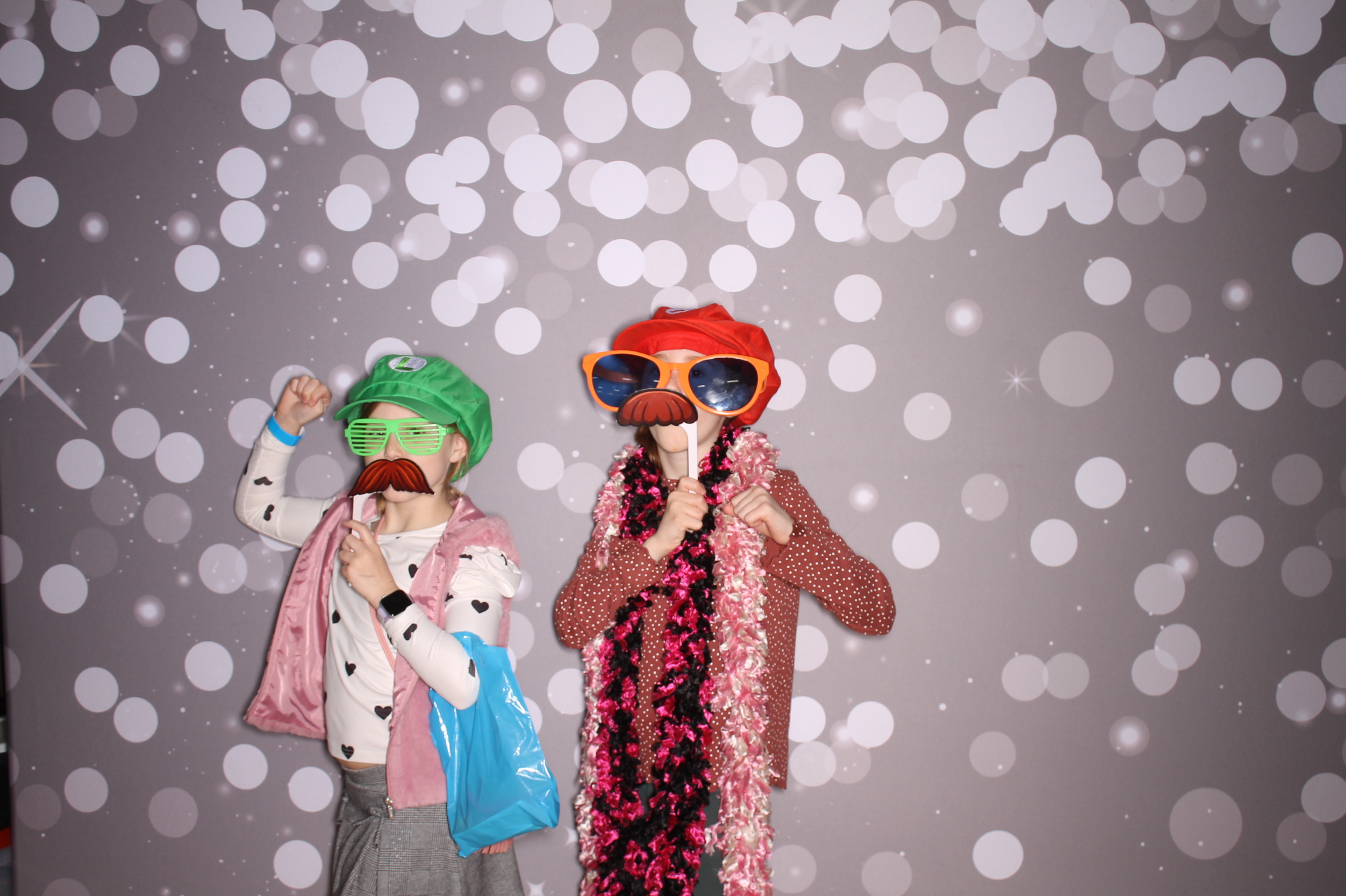 South Lebanon Elementary School Spring Frenzy | View more photos from the event at gallery.photoboothcincy.com/u/PhotoBoothCincy/South-Lebanon-Elementary-School-Spring-Frenzy