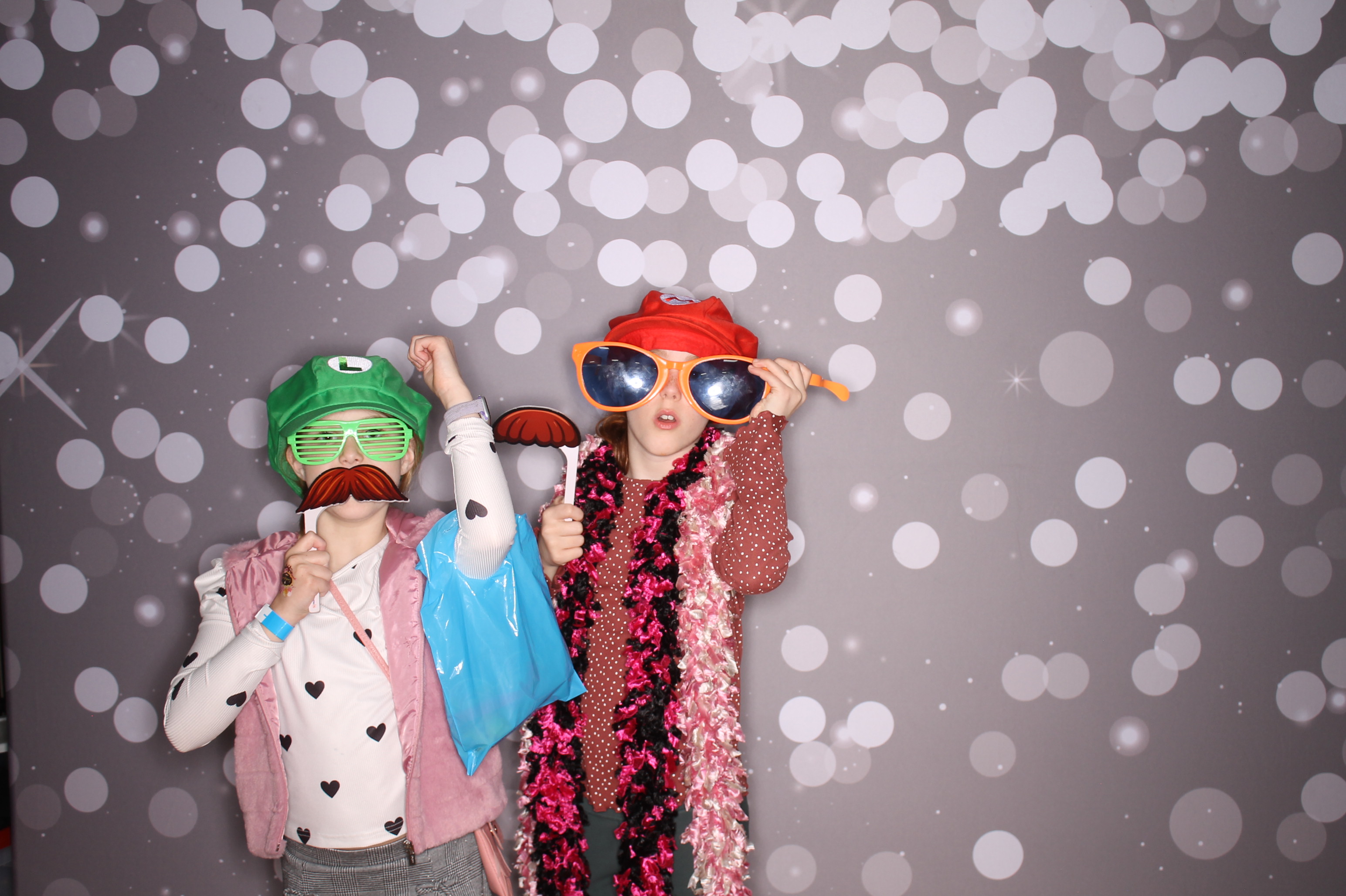 South Lebanon Elementary School Spring Frenzy | View more photos from the event at gallery.photoboothcincy.com/u/PhotoBoothCincy/South-Lebanon-Elementary-School-Spring-Frenzy