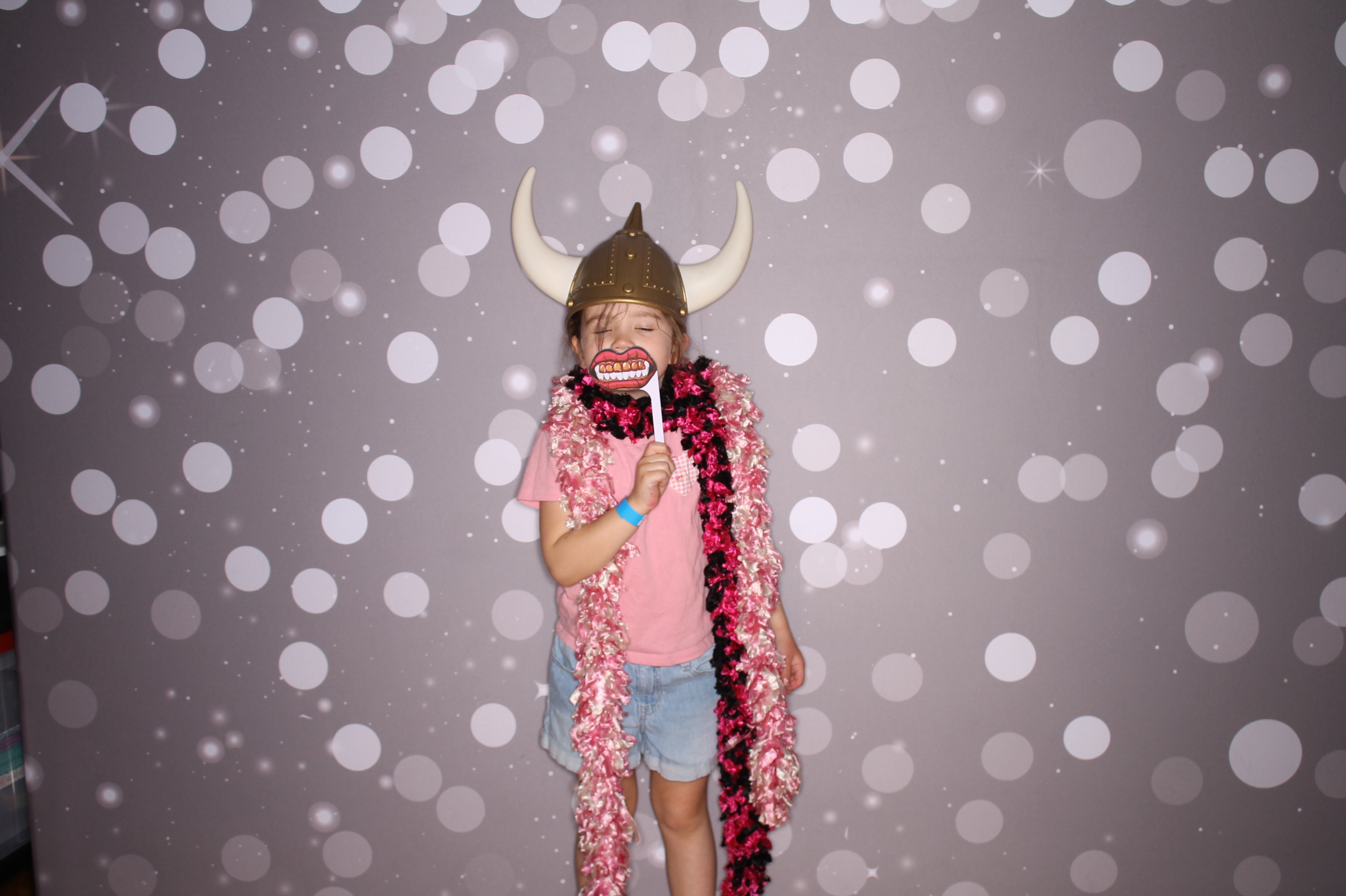 South Lebanon Elementary School Spring Frenzy | View more photos from the event at gallery.photoboothcincy.com/u/PhotoBoothCincy/South-Lebanon-Elementary-School-Spring-Frenzy