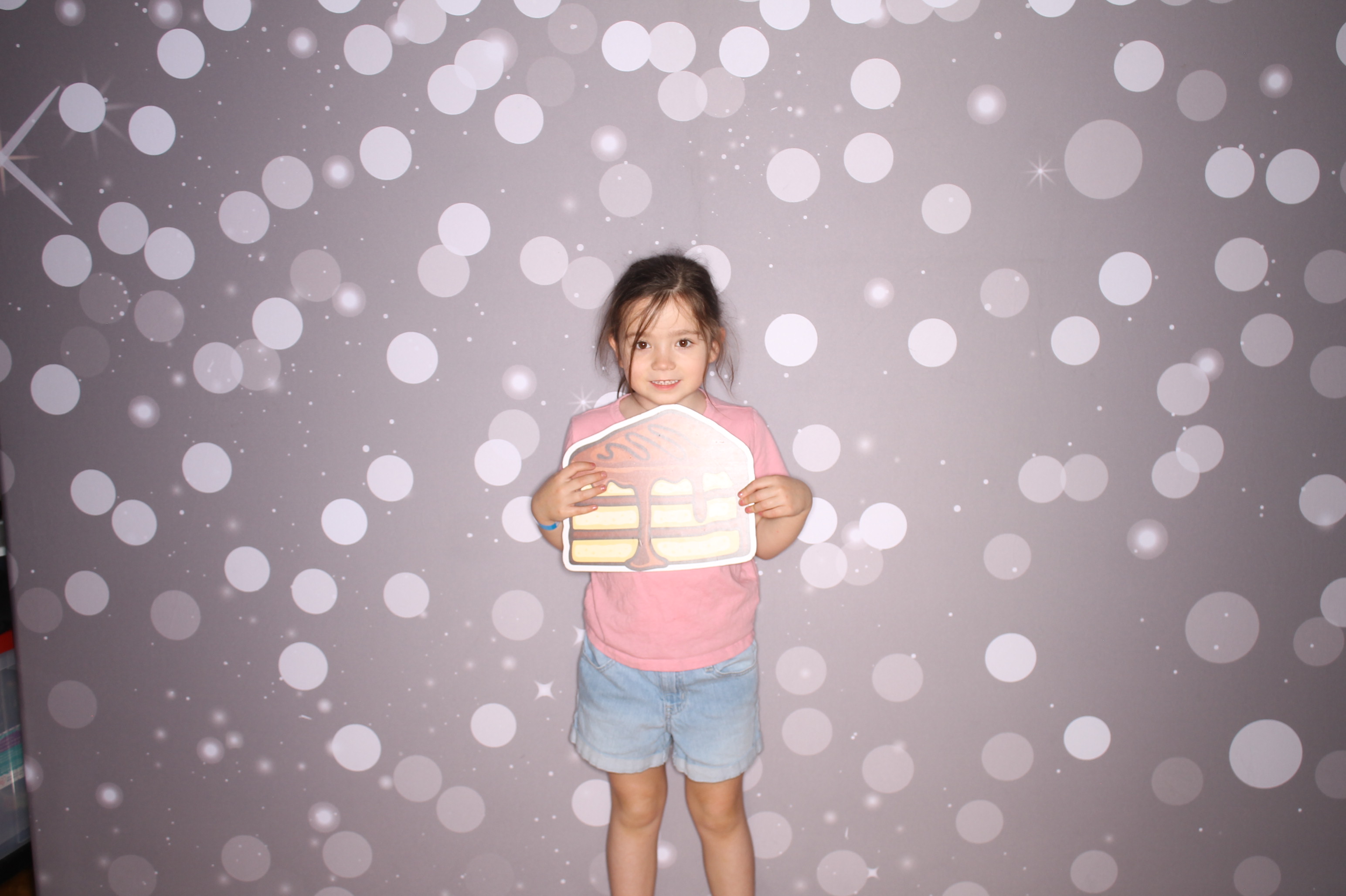 South Lebanon Elementary School Spring Frenzy | View more photos from the event at gallery.photoboothcincy.com/u/PhotoBoothCincy/South-Lebanon-Elementary-School-Spring-Frenzy