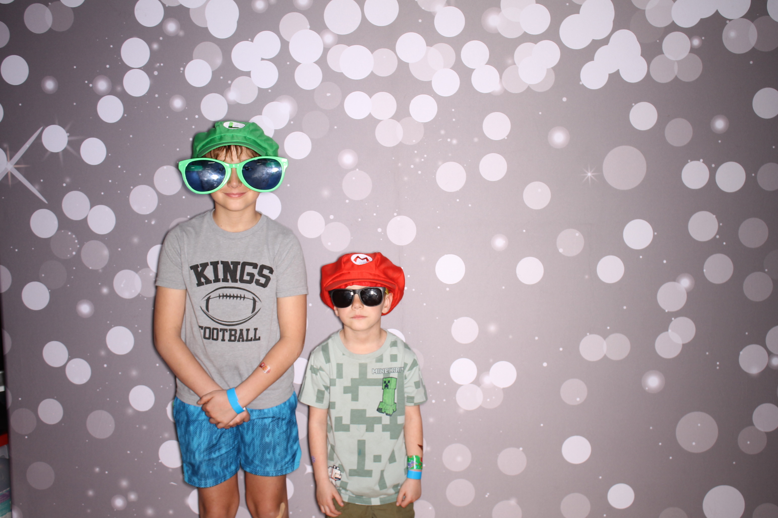 South Lebanon Elementary School Spring Frenzy | View more photos from the event at gallery.photoboothcincy.com/u/PhotoBoothCincy/South-Lebanon-Elementary-School-Spring-Frenzy