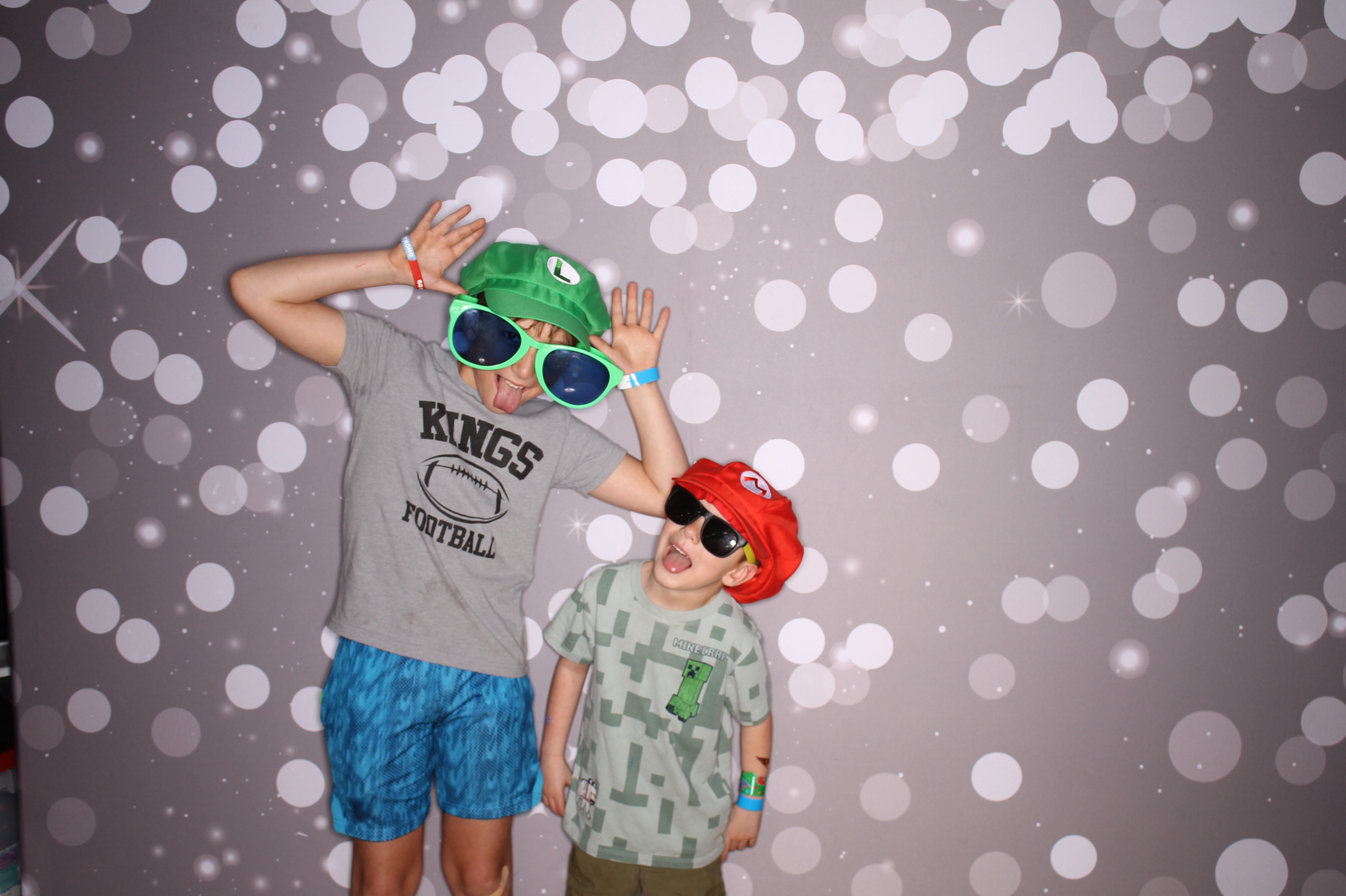 South Lebanon Elementary School Spring Frenzy | View more photos from the event at gallery.photoboothcincy.com/u/PhotoBoothCincy/South-Lebanon-Elementary-School-Spring-Frenzy