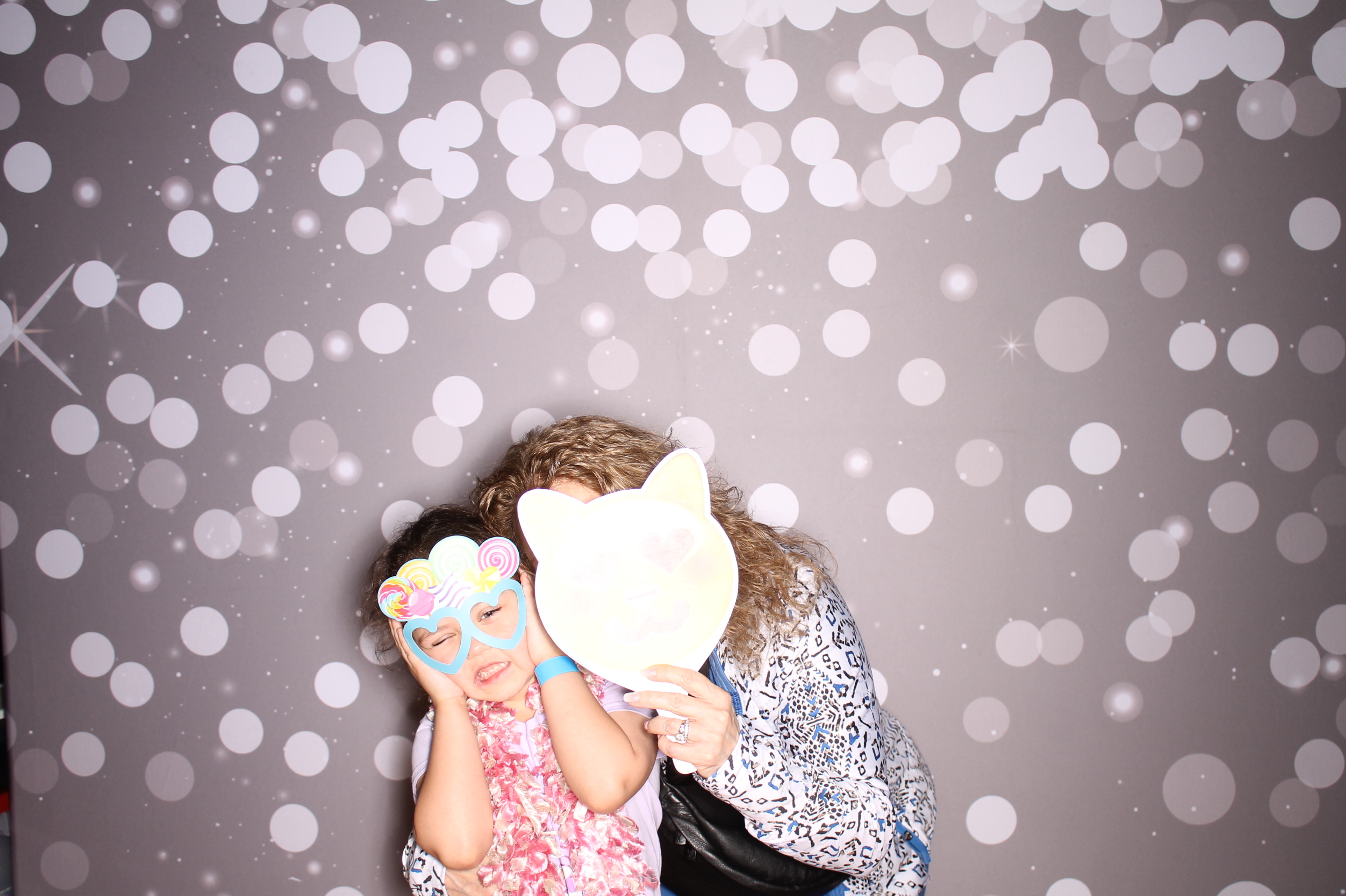 South Lebanon Elementary School Spring Frenzy | View more photos from the event at gallery.photoboothcincy.com/u/PhotoBoothCincy/South-Lebanon-Elementary-School-Spring-Frenzy