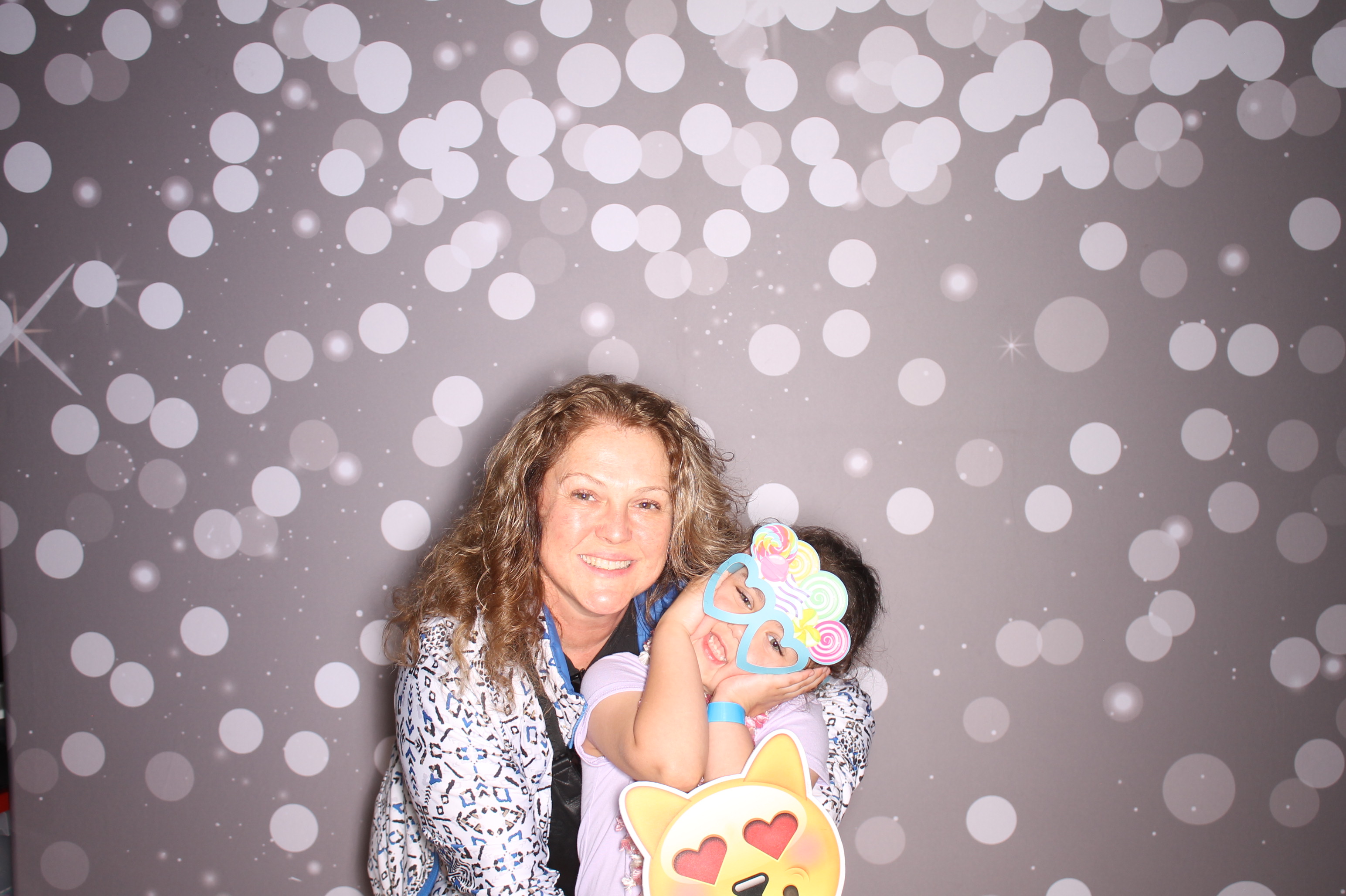 South Lebanon Elementary School Spring Frenzy | View more photos from the event at gallery.photoboothcincy.com/u/PhotoBoothCincy/South-Lebanon-Elementary-School-Spring-Frenzy