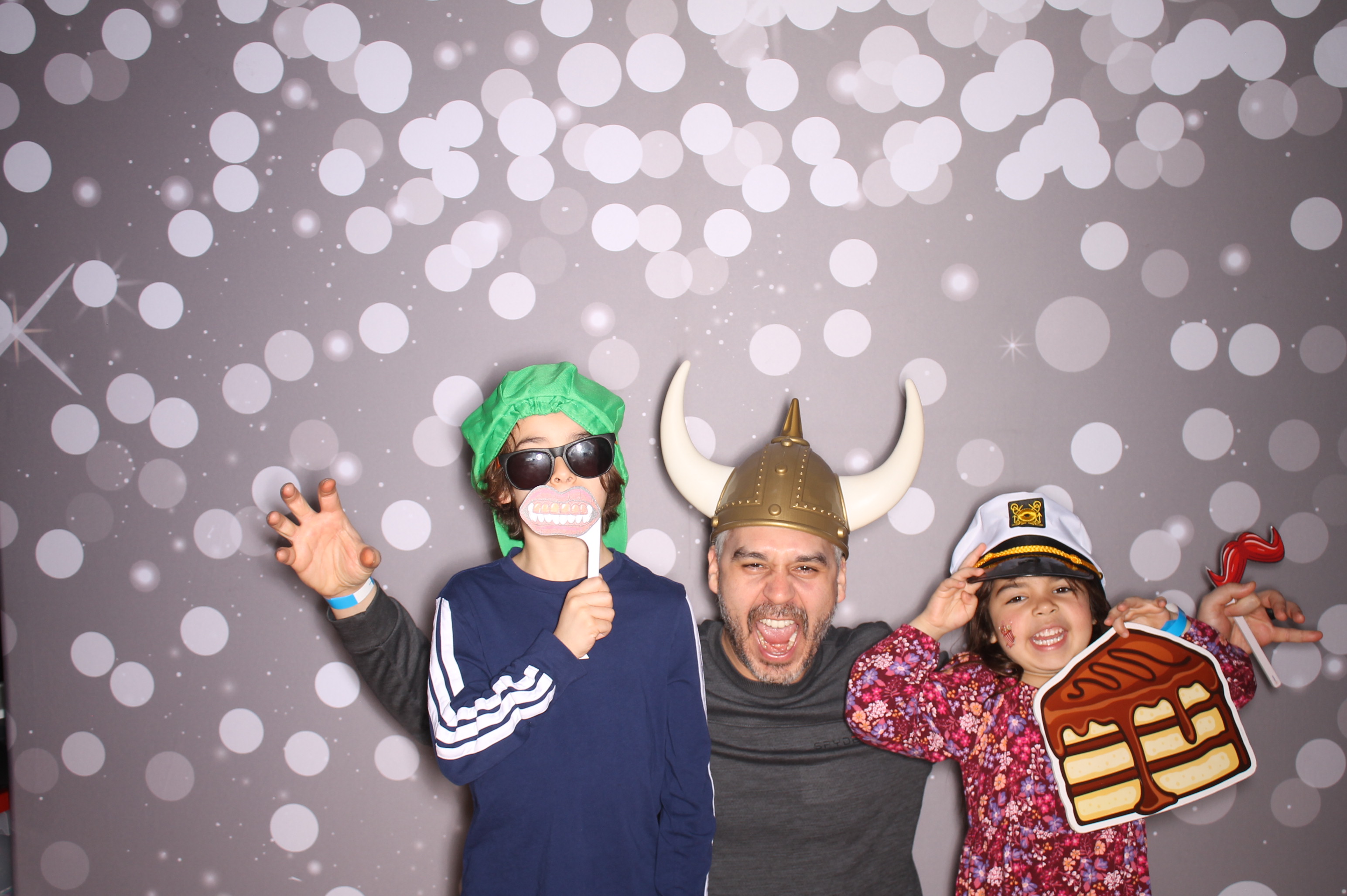 South Lebanon Elementary School Spring Frenzy | View more photos from the event at gallery.photoboothcincy.com/u/PhotoBoothCincy/South-Lebanon-Elementary-School-Spring-Frenzy