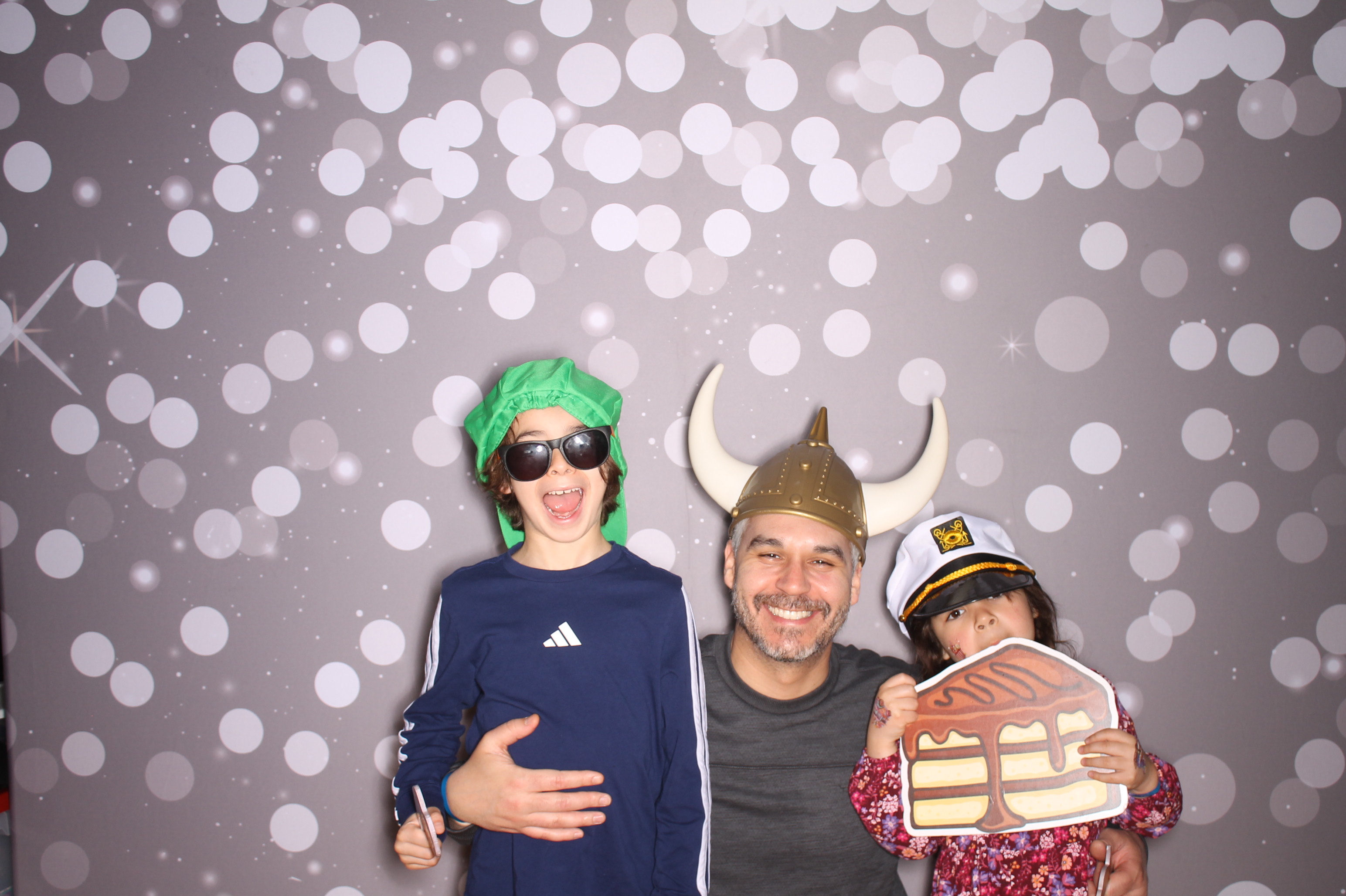 South Lebanon Elementary School Spring Frenzy | View more photos from the event at gallery.photoboothcincy.com/u/PhotoBoothCincy/South-Lebanon-Elementary-School-Spring-Frenzy