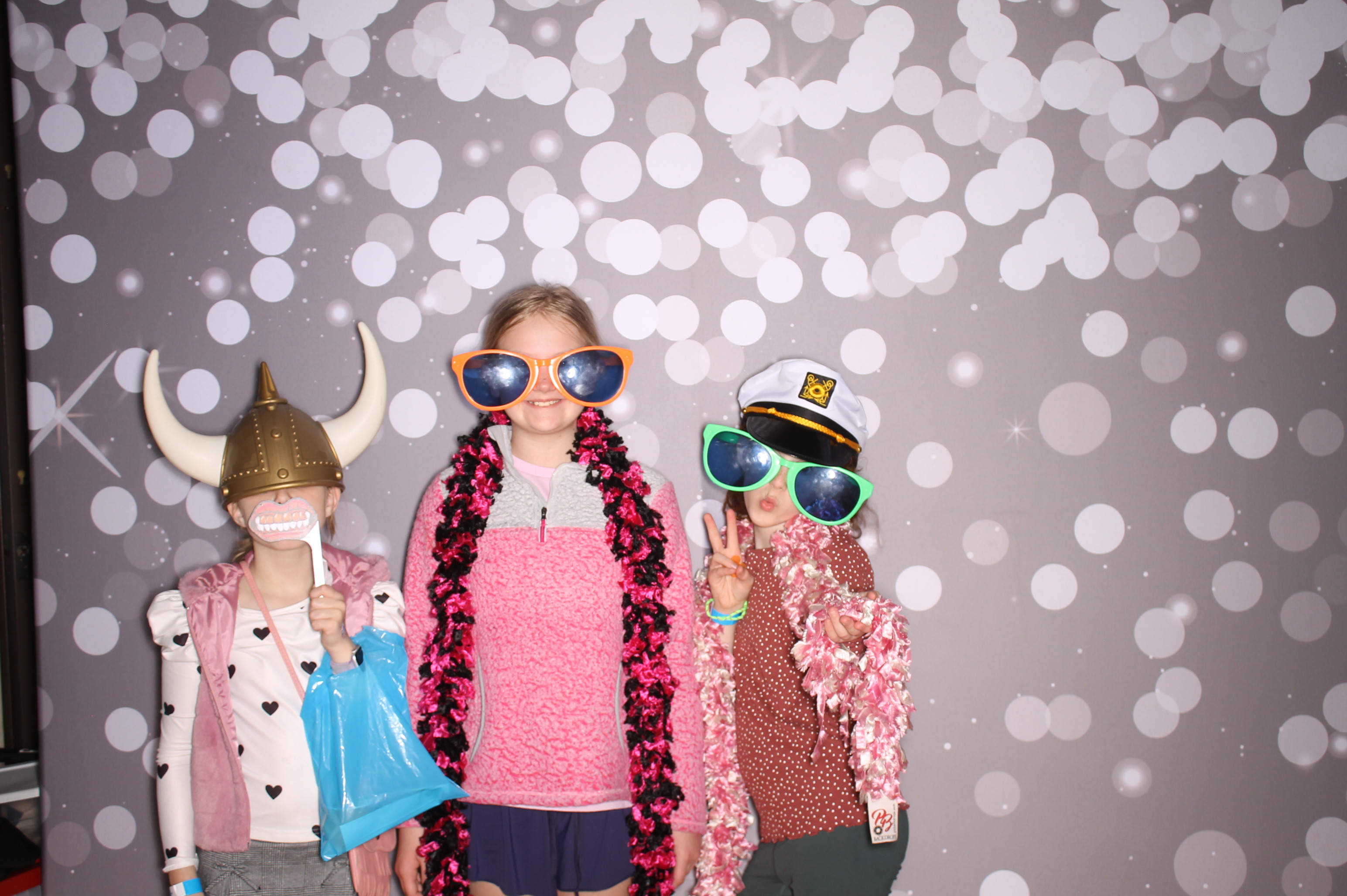 South Lebanon Elementary School Spring Frenzy | View more photos from the event at gallery.photoboothcincy.com/u/PhotoBoothCincy/South-Lebanon-Elementary-School-Spring-Frenzy