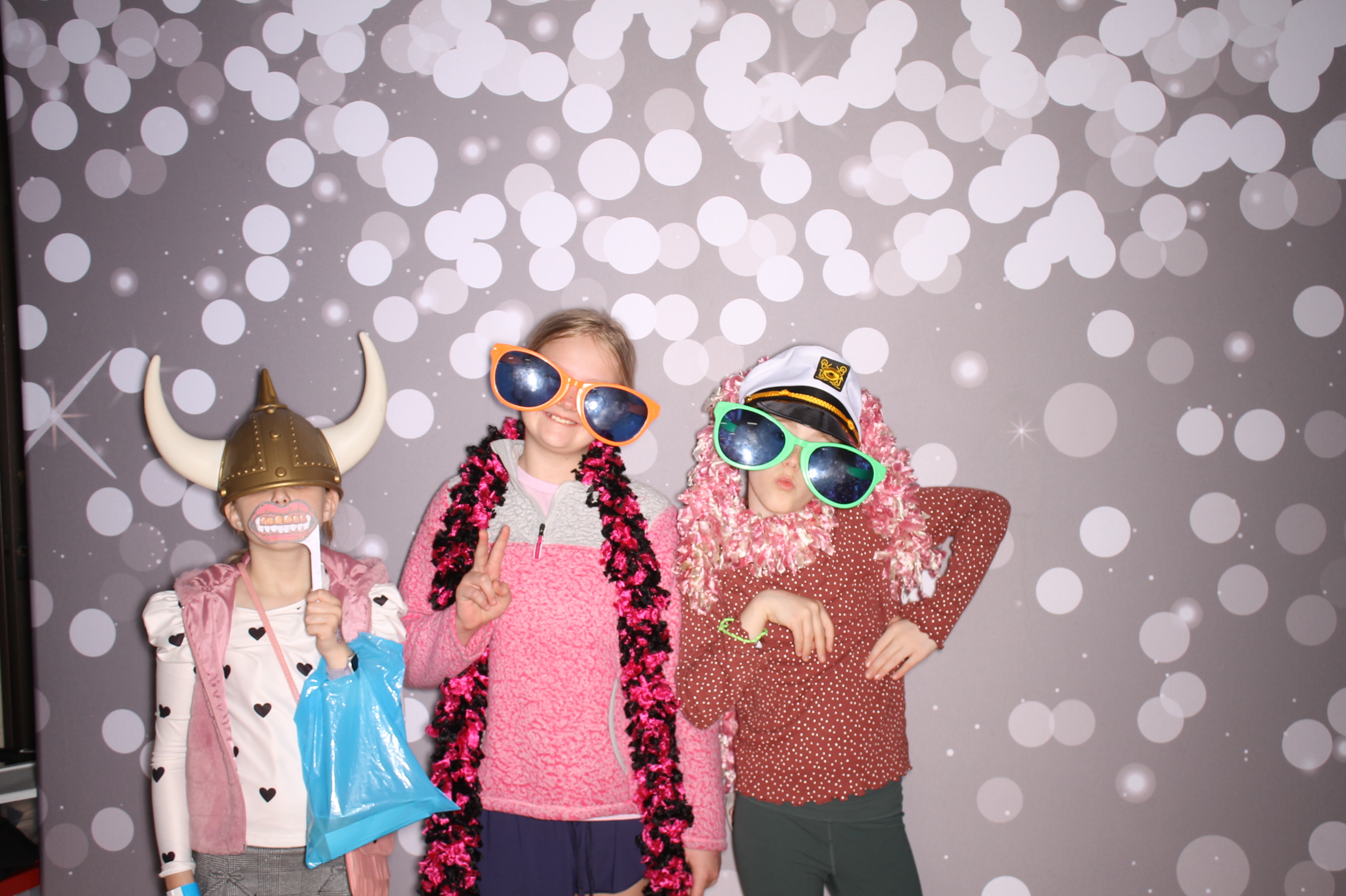 South Lebanon Elementary School Spring Frenzy | View more photos from the event at gallery.photoboothcincy.com/u/PhotoBoothCincy/South-Lebanon-Elementary-School-Spring-Frenzy