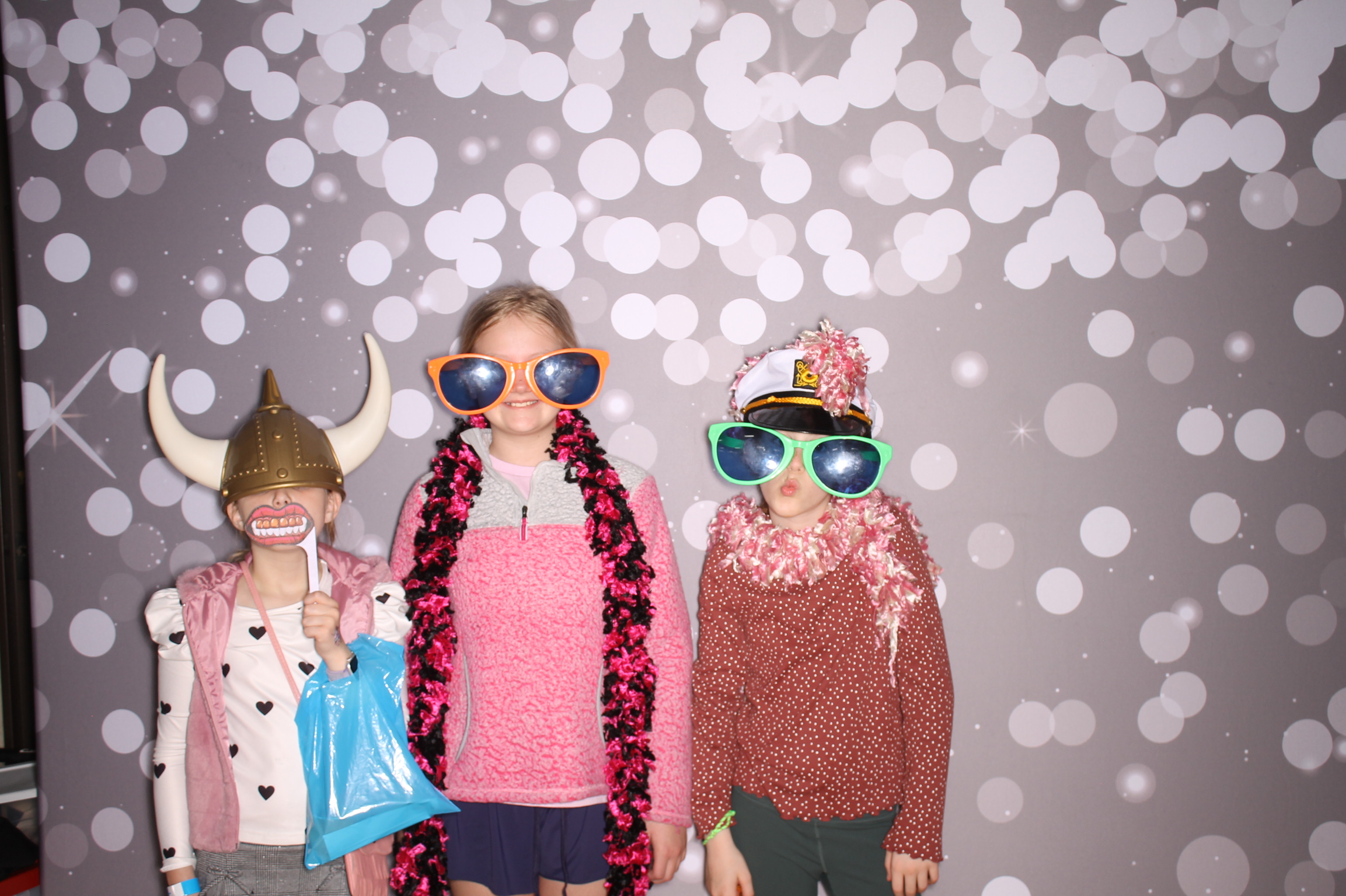 South Lebanon Elementary School Spring Frenzy | View more photos from the event at gallery.photoboothcincy.com/u/PhotoBoothCincy/South-Lebanon-Elementary-School-Spring-Frenzy
