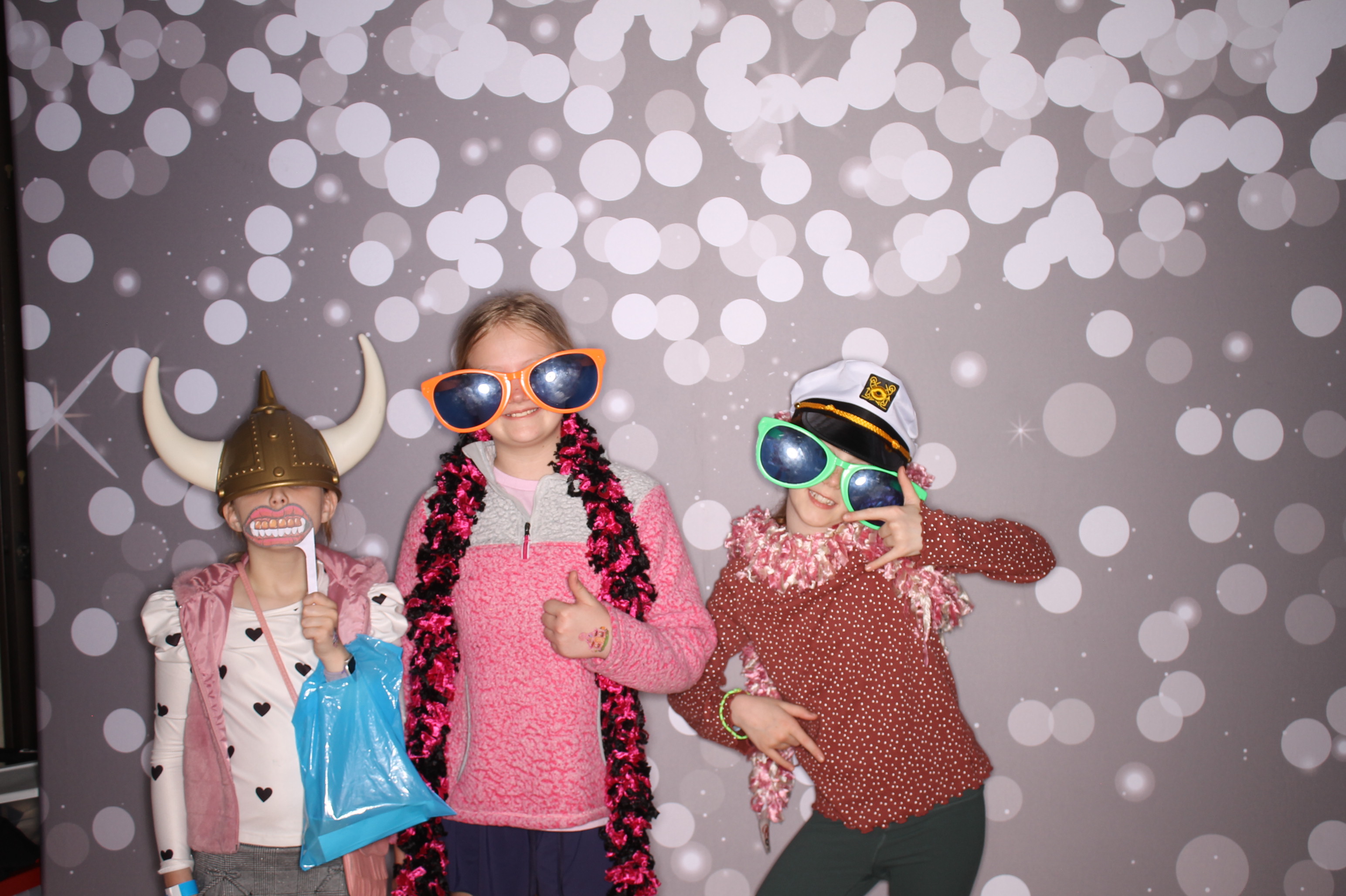 South Lebanon Elementary School Spring Frenzy | View more photos from the event at gallery.photoboothcincy.com/u/PhotoBoothCincy/South-Lebanon-Elementary-School-Spring-Frenzy