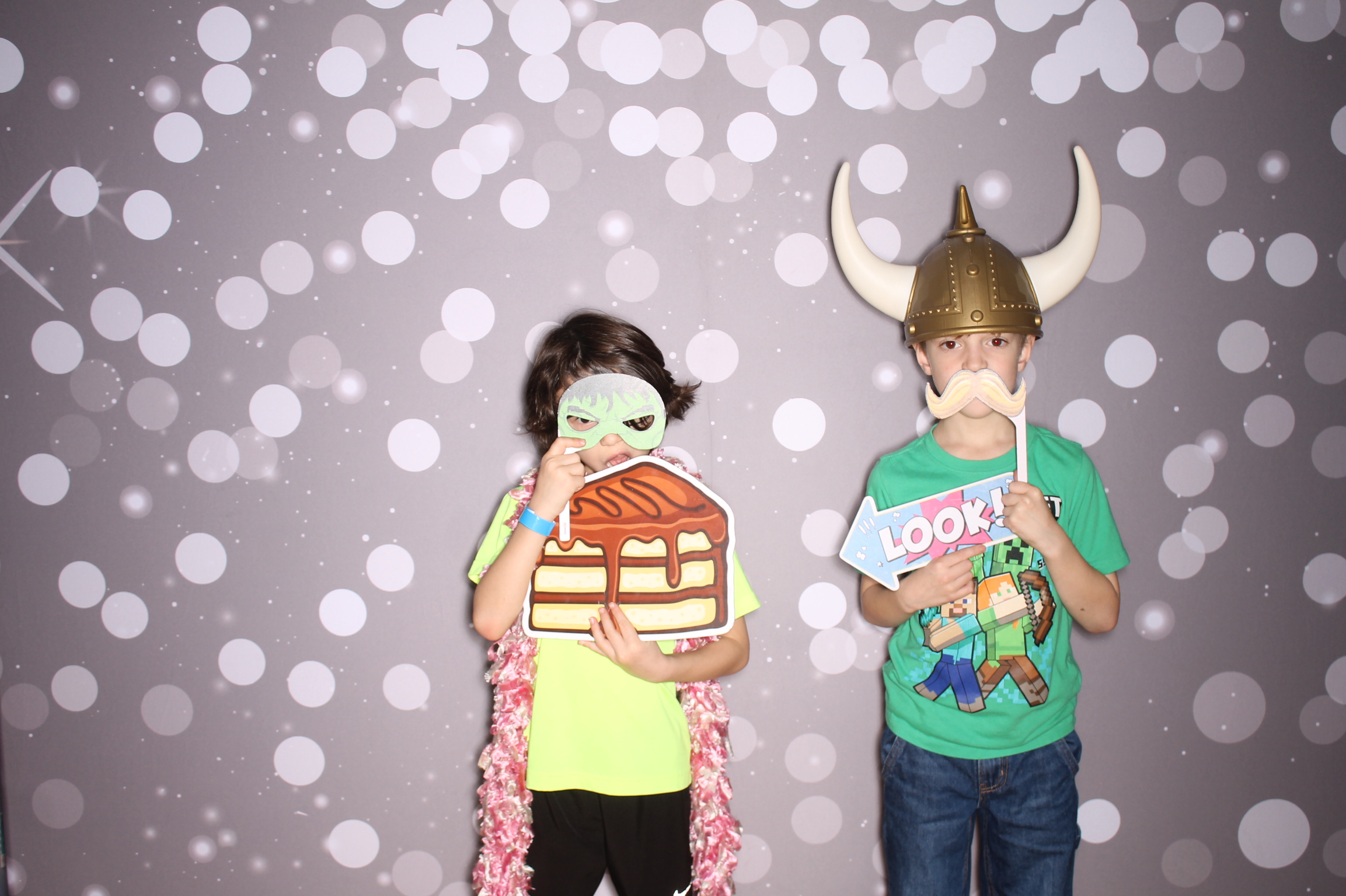 South Lebanon Elementary School Spring Frenzy | View more photos from the event at gallery.photoboothcincy.com/u/PhotoBoothCincy/South-Lebanon-Elementary-School-Spring-Frenzy