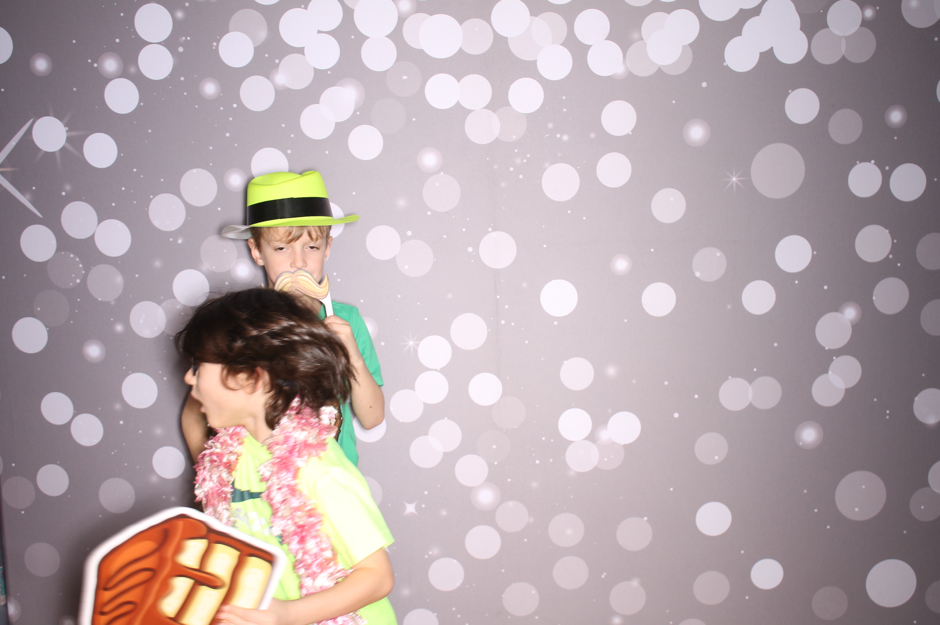 South Lebanon Elementary School Spring Frenzy | View more photos from the event at gallery.photoboothcincy.com/u/PhotoBoothCincy/South-Lebanon-Elementary-School-Spring-Frenzy
