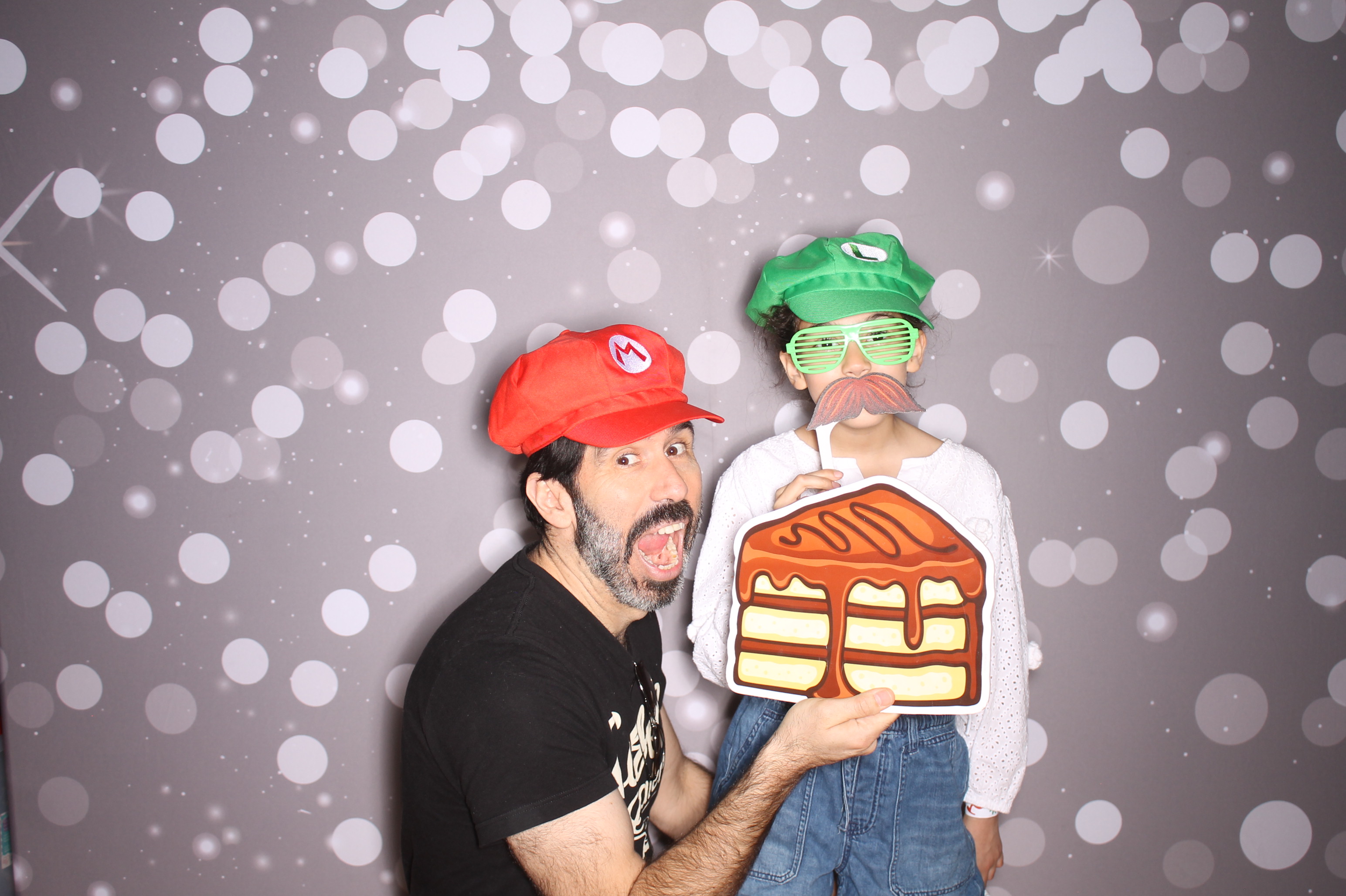South Lebanon Elementary School Spring Frenzy | View more photos from the event at gallery.photoboothcincy.com/u/PhotoBoothCincy/South-Lebanon-Elementary-School-Spring-Frenzy