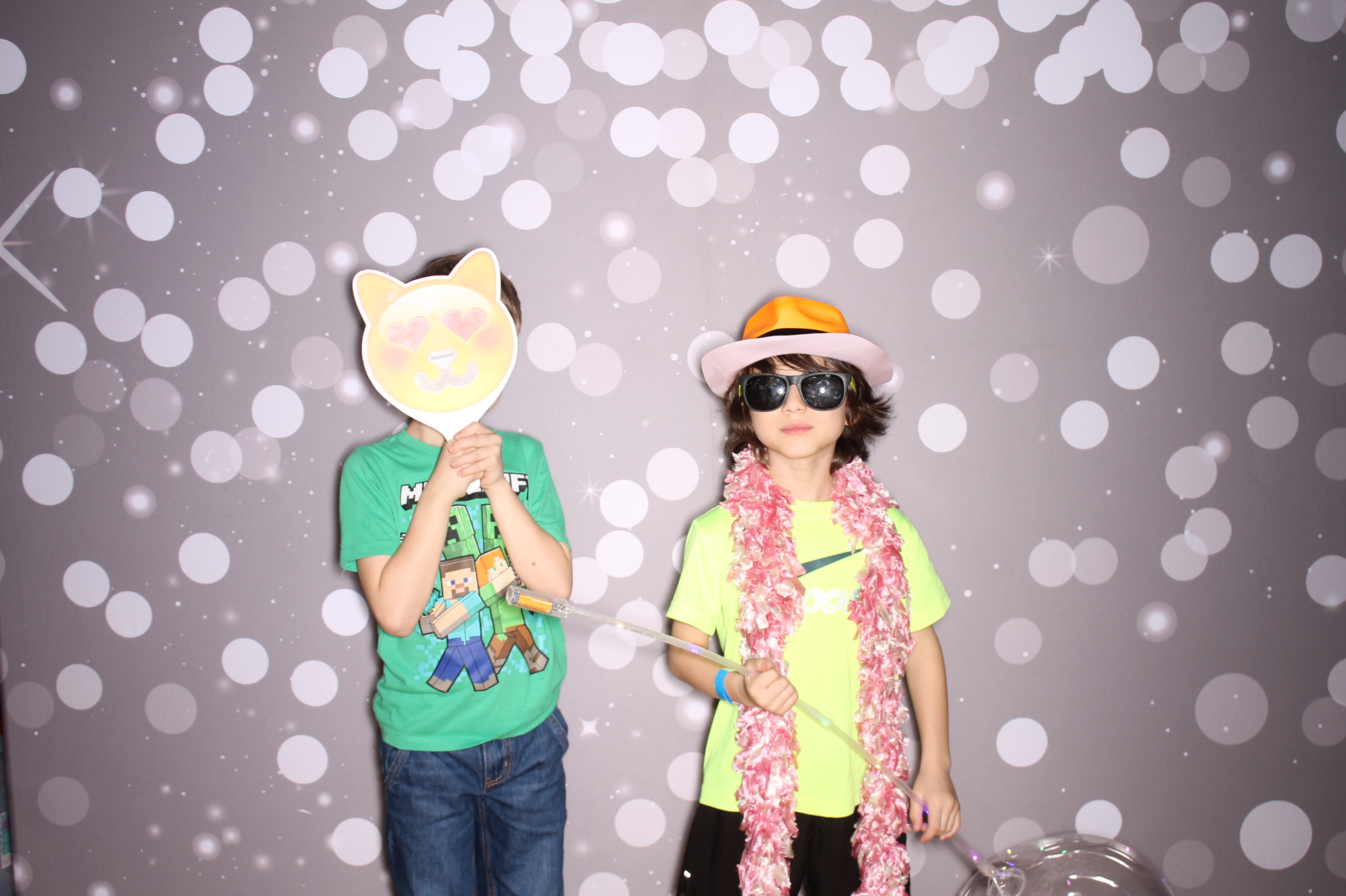 South Lebanon Elementary School Spring Frenzy | View more photos from the event at gallery.photoboothcincy.com/u/PhotoBoothCincy/South-Lebanon-Elementary-School-Spring-Frenzy